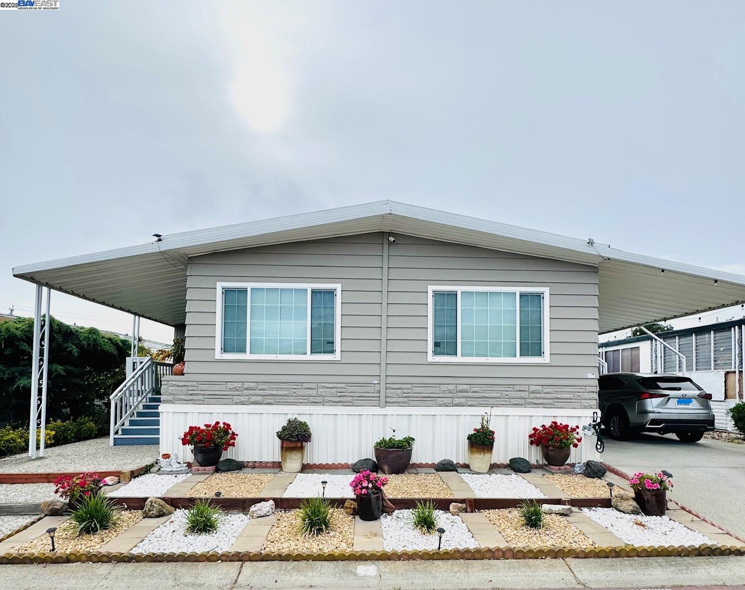 Detail Gallery Image 1 of 1 For 27939 Pueblo Calle, Hayward,  CA 94545 - 2 Beds | 2 Baths