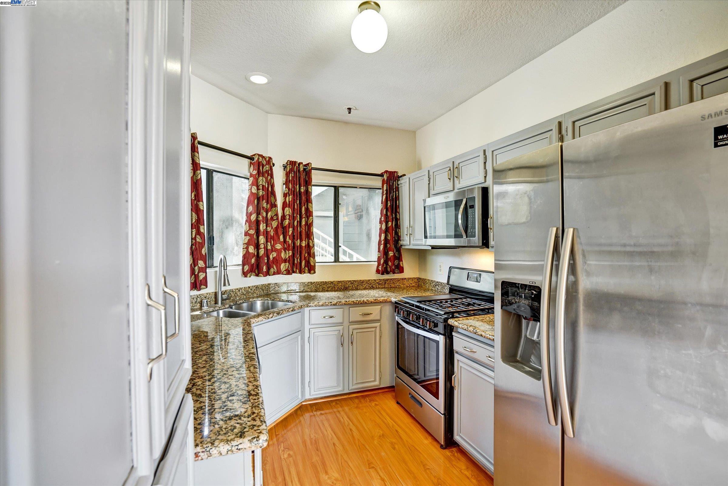 Detail Gallery Image 11 of 43 For 3402 Pinewood Ter #211,  Fremont,  CA 94536 - 2 Beds | 2 Baths