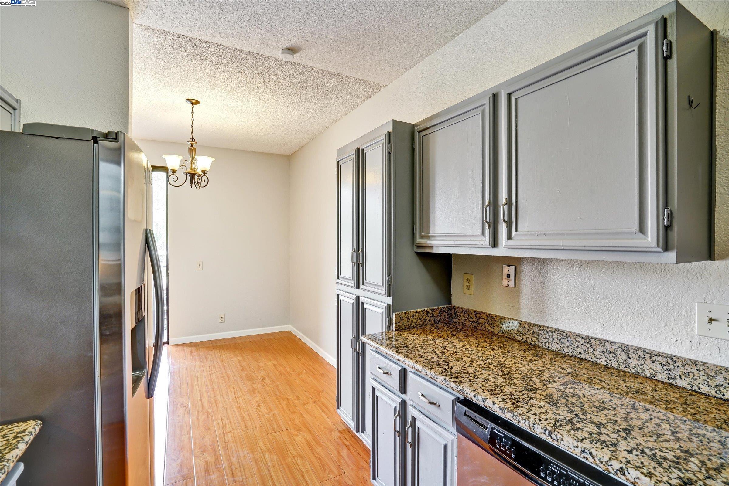 Detail Gallery Image 14 of 43 For 3402 Pinewood Ter #211,  Fremont,  CA 94536 - 2 Beds | 2 Baths