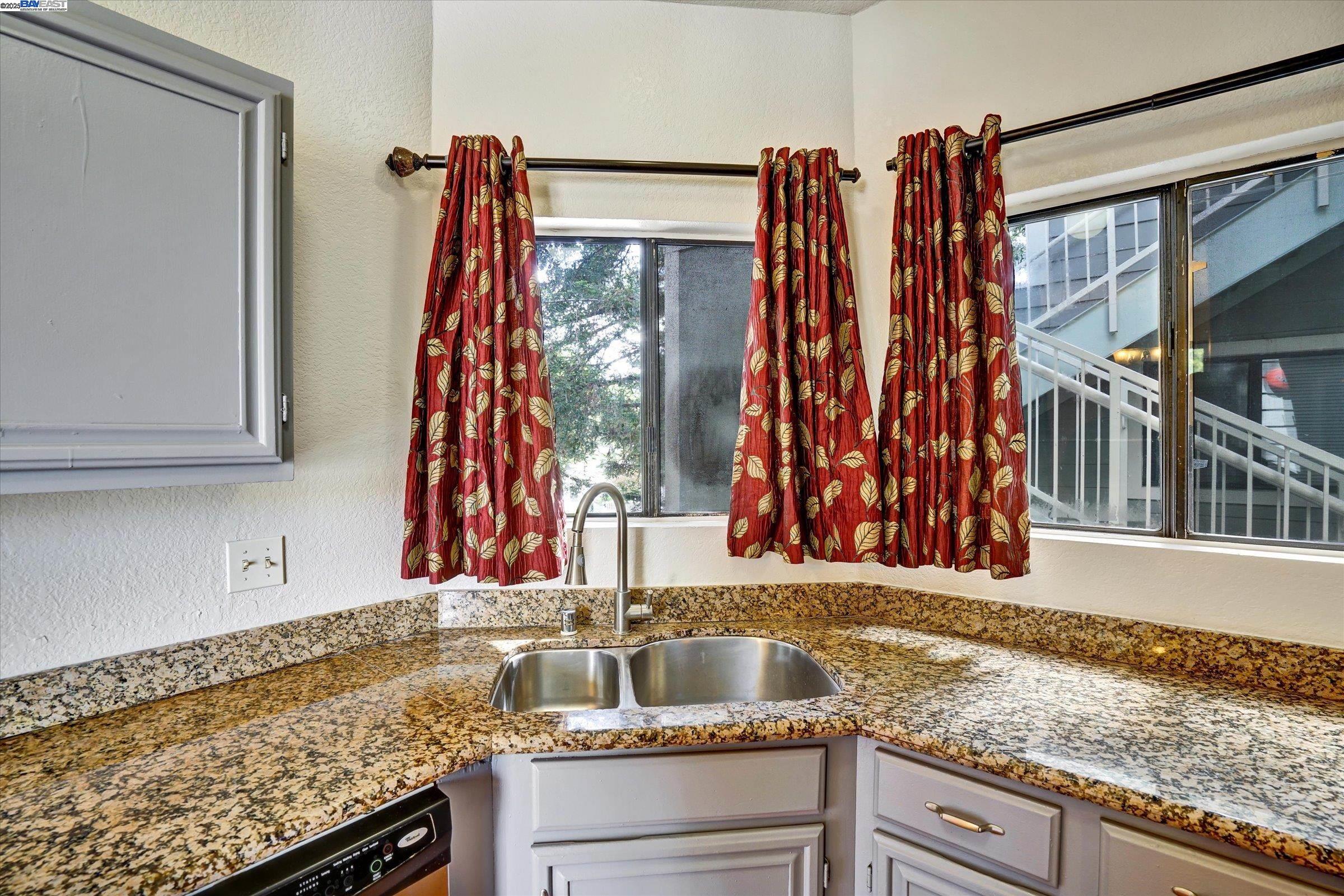 Detail Gallery Image 15 of 43 For 3402 Pinewood Ter #211,  Fremont,  CA 94536 - 2 Beds | 2 Baths