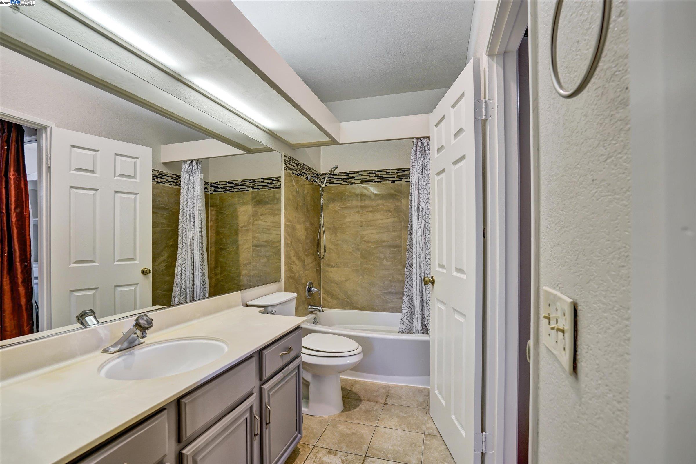 Detail Gallery Image 25 of 43 For 3402 Pinewood Ter #211,  Fremont,  CA 94536 - 2 Beds | 2 Baths