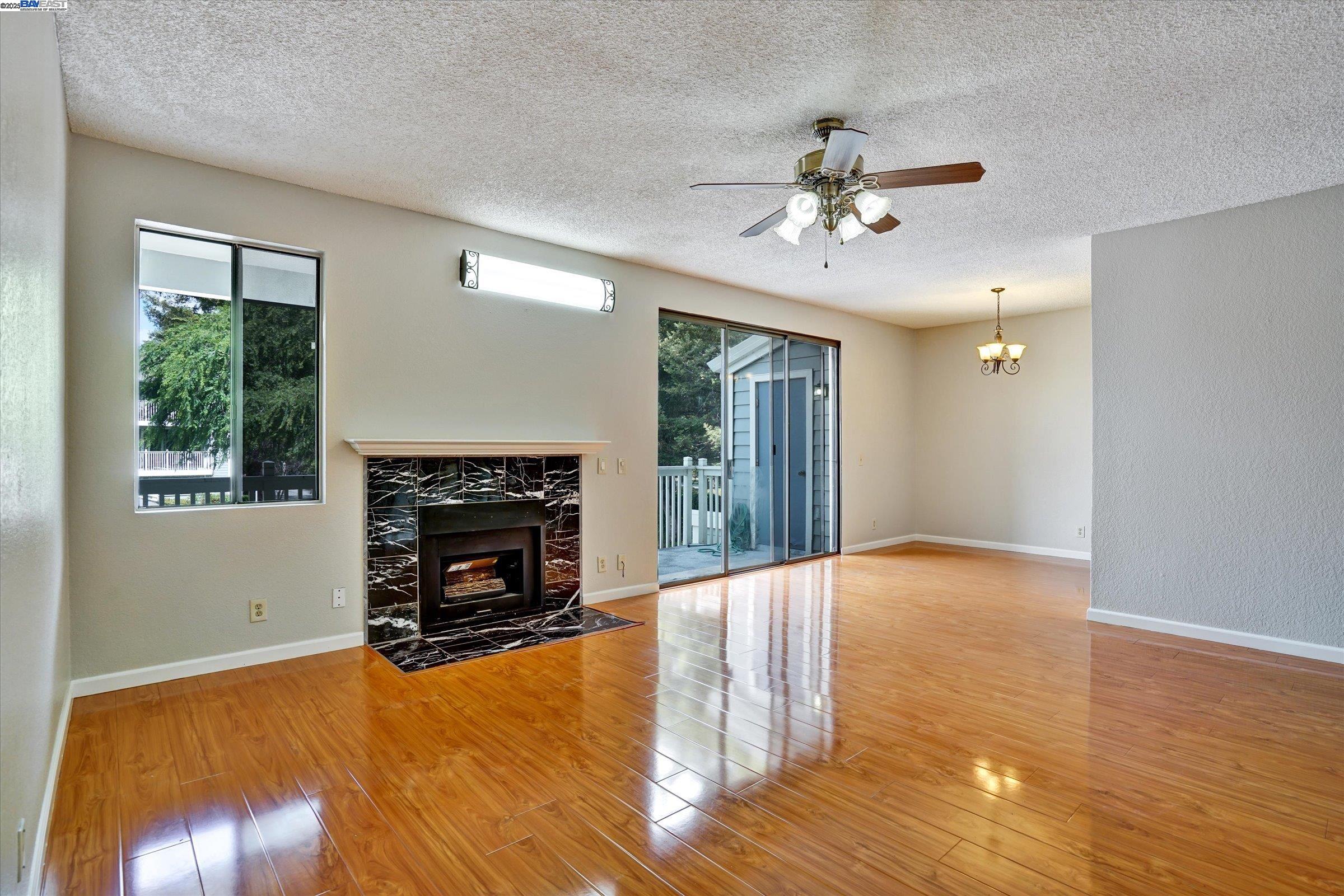 Detail Gallery Image 6 of 43 For 3402 Pinewood Ter #211,  Fremont,  CA 94536 - 2 Beds | 2 Baths