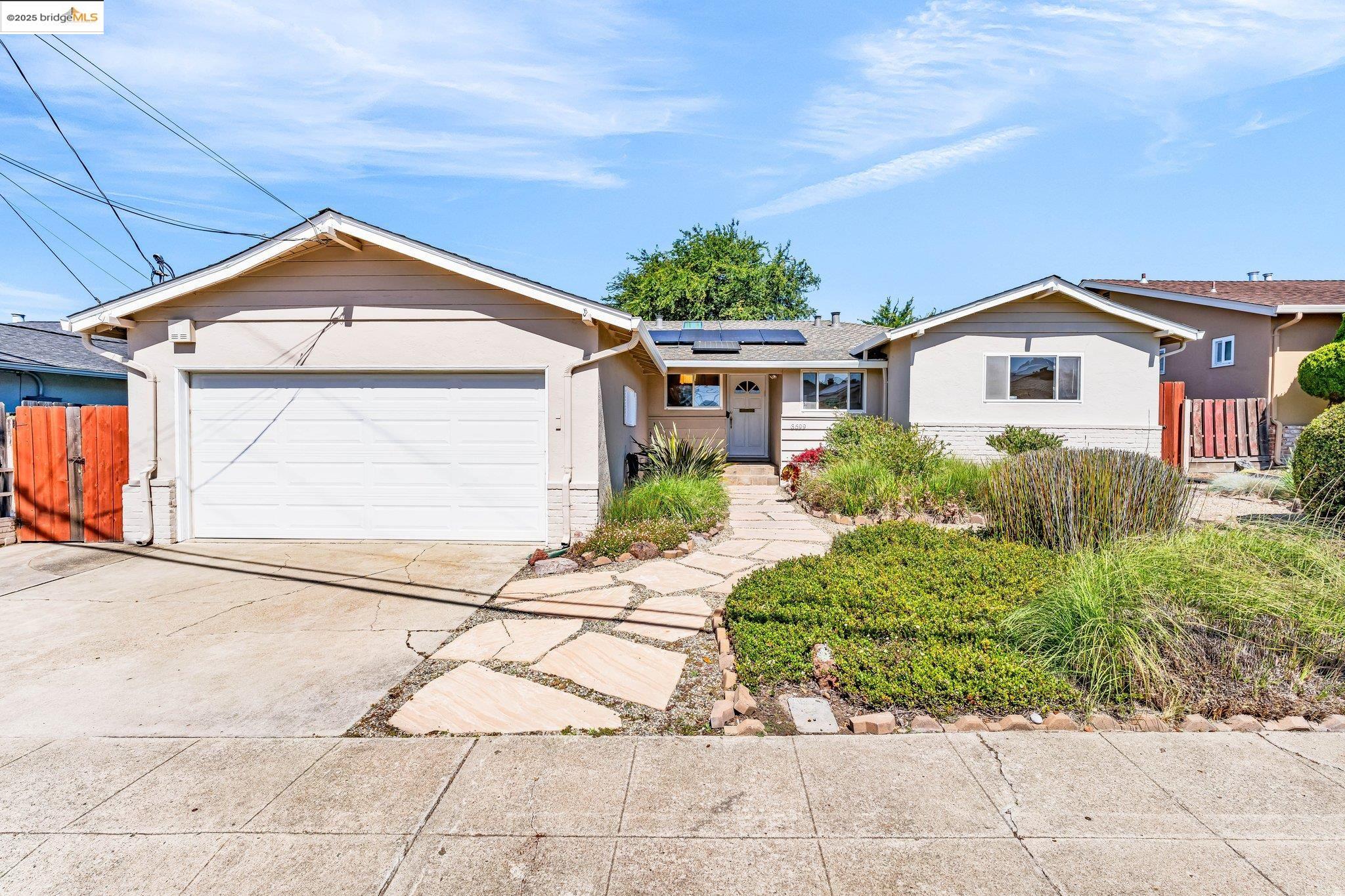 Detail Gallery Image 1 of 1 For 3699 Malcolm Ave, Oakland,  CA 94605 - 4 Beds | 2 Baths