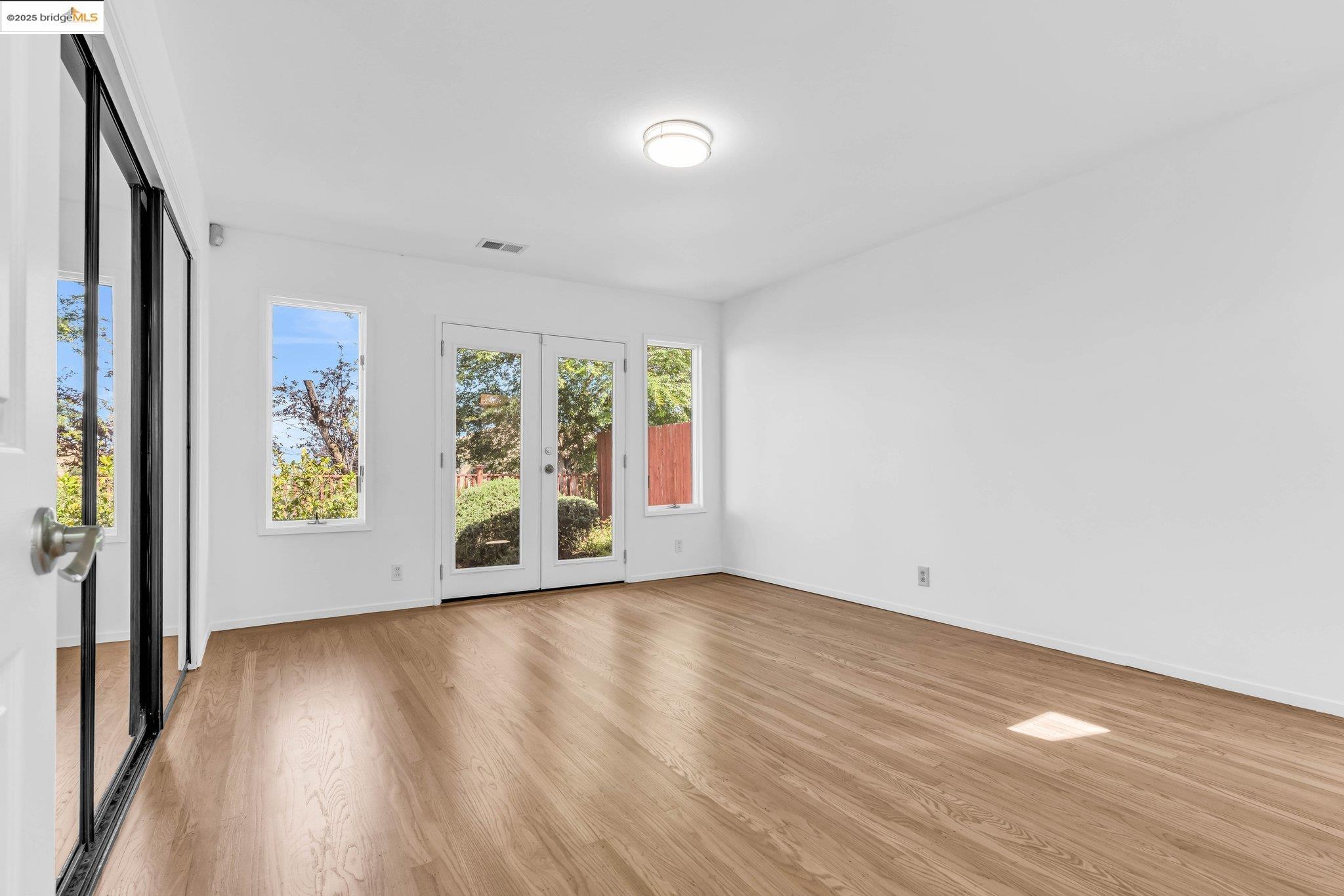 Detail Gallery Image 21 of 56 For 3699 Malcolm Ave, Oakland,  CA 94605 - 4 Beds | 2 Baths