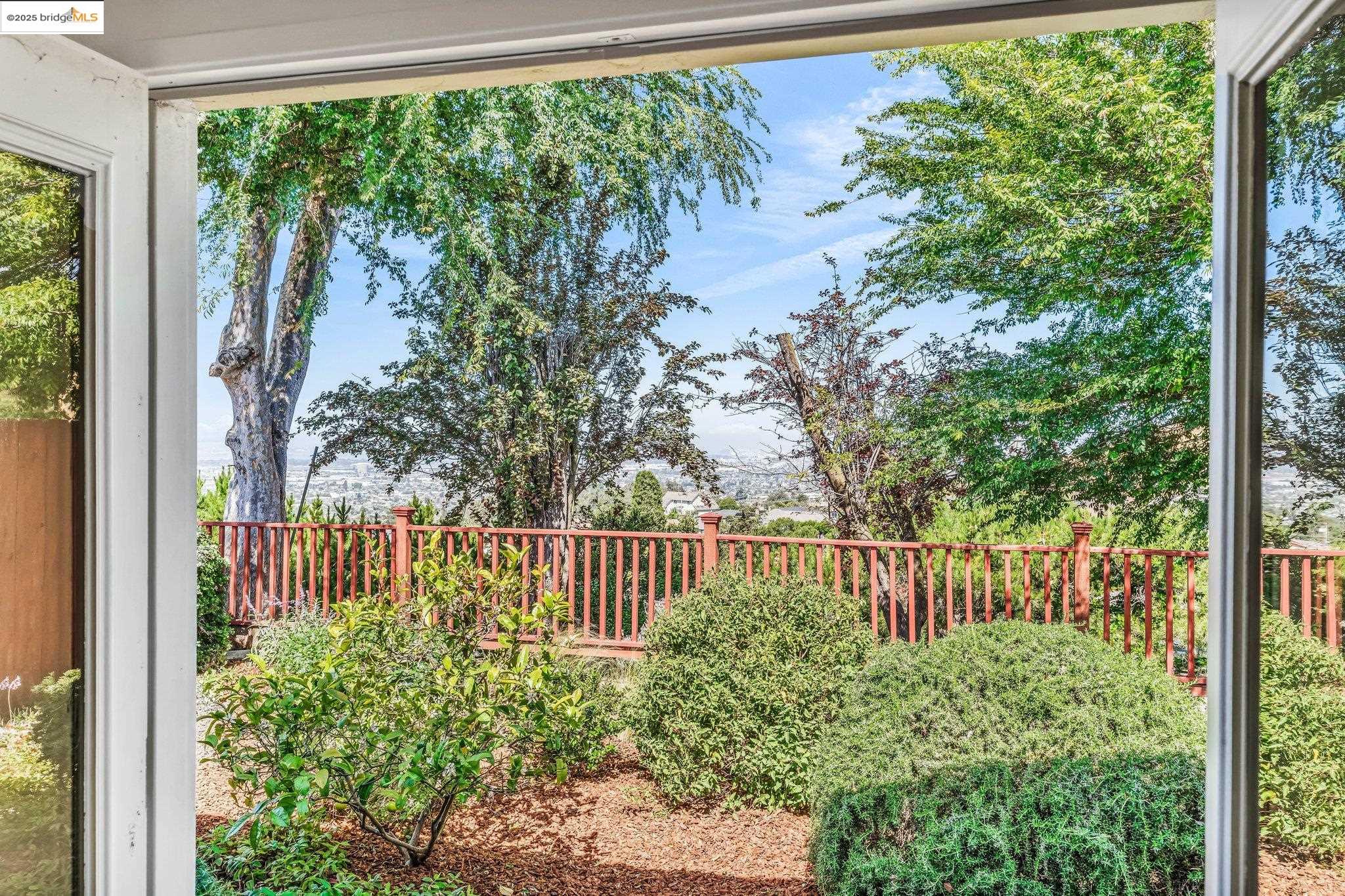 Detail Gallery Image 25 of 56 For 3699 Malcolm Ave, Oakland,  CA 94605 - 4 Beds | 2 Baths