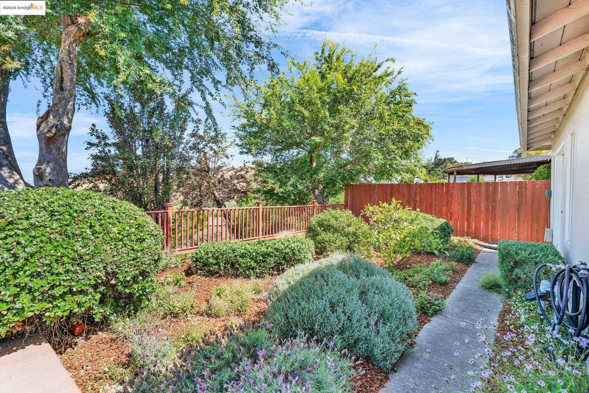 Detail Gallery Image 36 of 56 For 3699 Malcolm Ave, Oakland,  CA 94605 - 4 Beds | 2 Baths