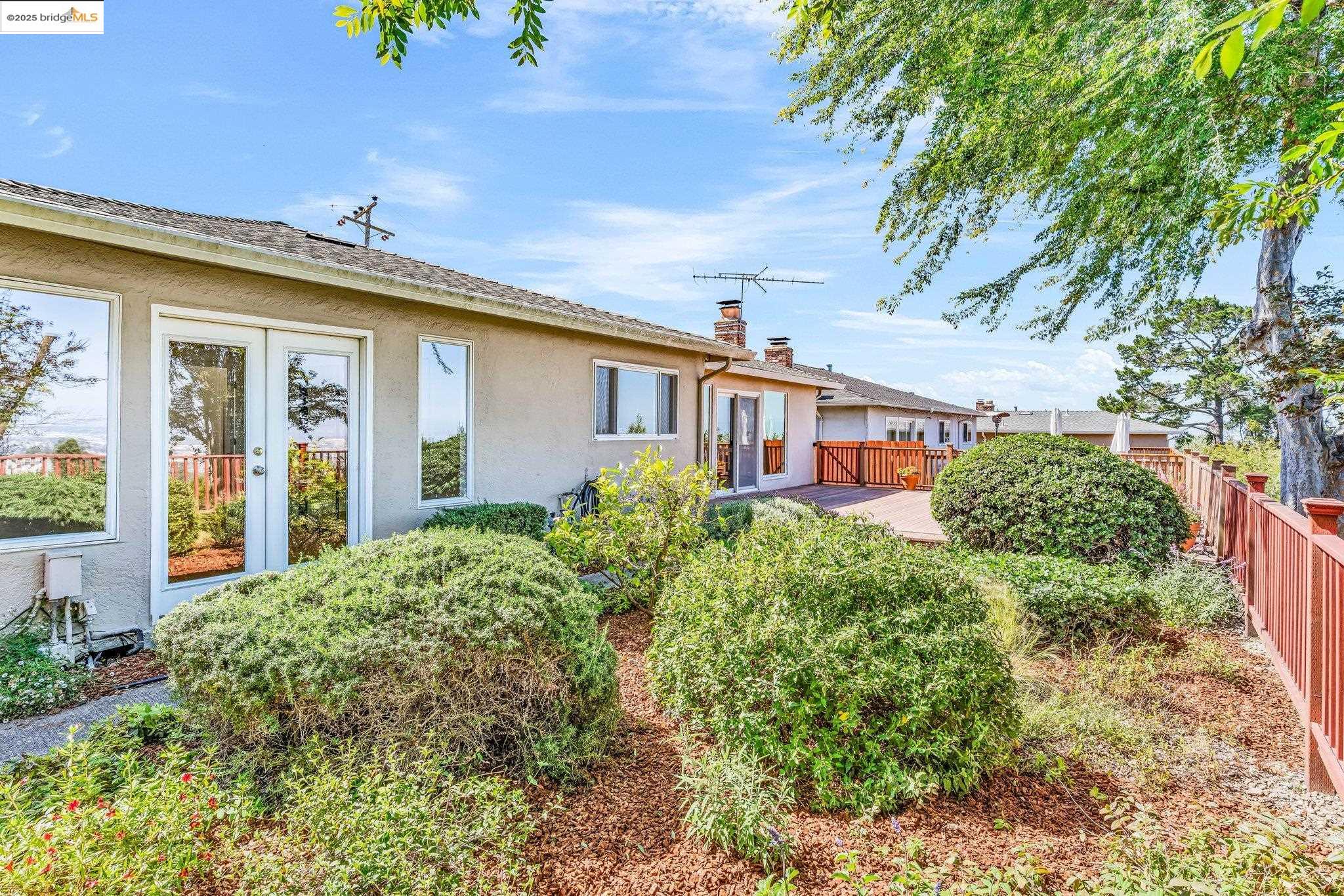 Detail Gallery Image 38 of 56 For 3699 Malcolm Ave, Oakland,  CA 94605 - 4 Beds | 2 Baths