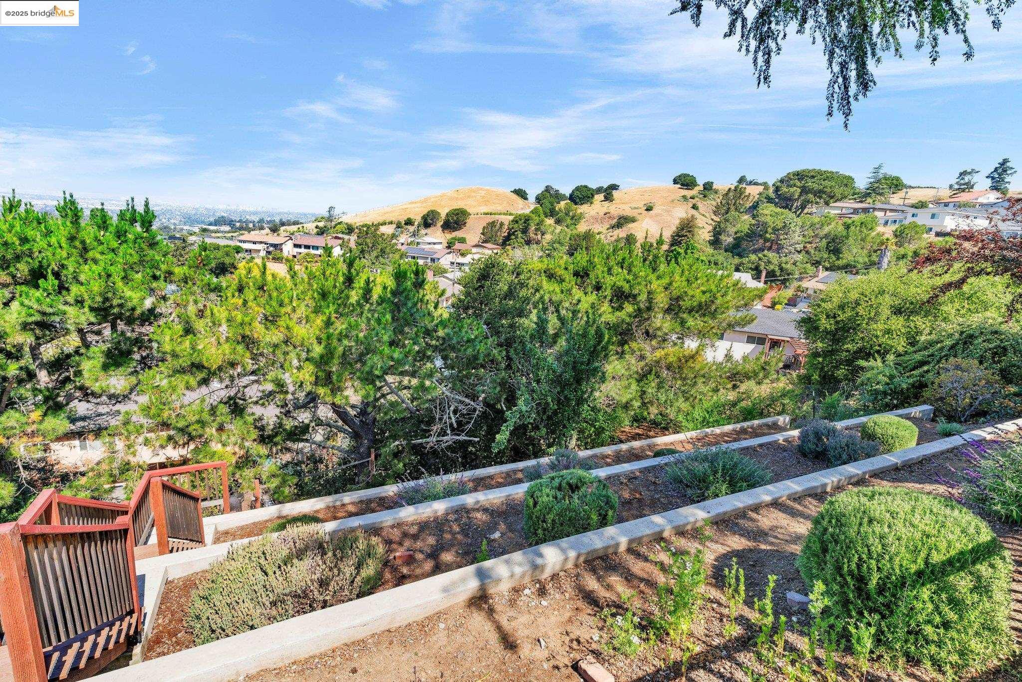 Detail Gallery Image 42 of 56 For 3699 Malcolm Ave, Oakland,  CA 94605 - 4 Beds | 2 Baths
