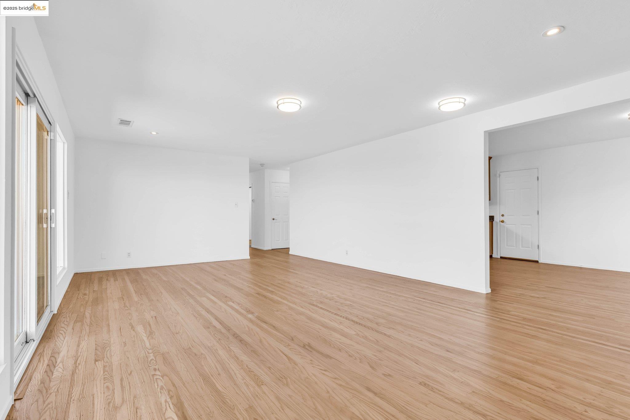 Detail Gallery Image 7 of 56 For 3699 Malcolm Ave, Oakland,  CA 94605 - 4 Beds | 2 Baths