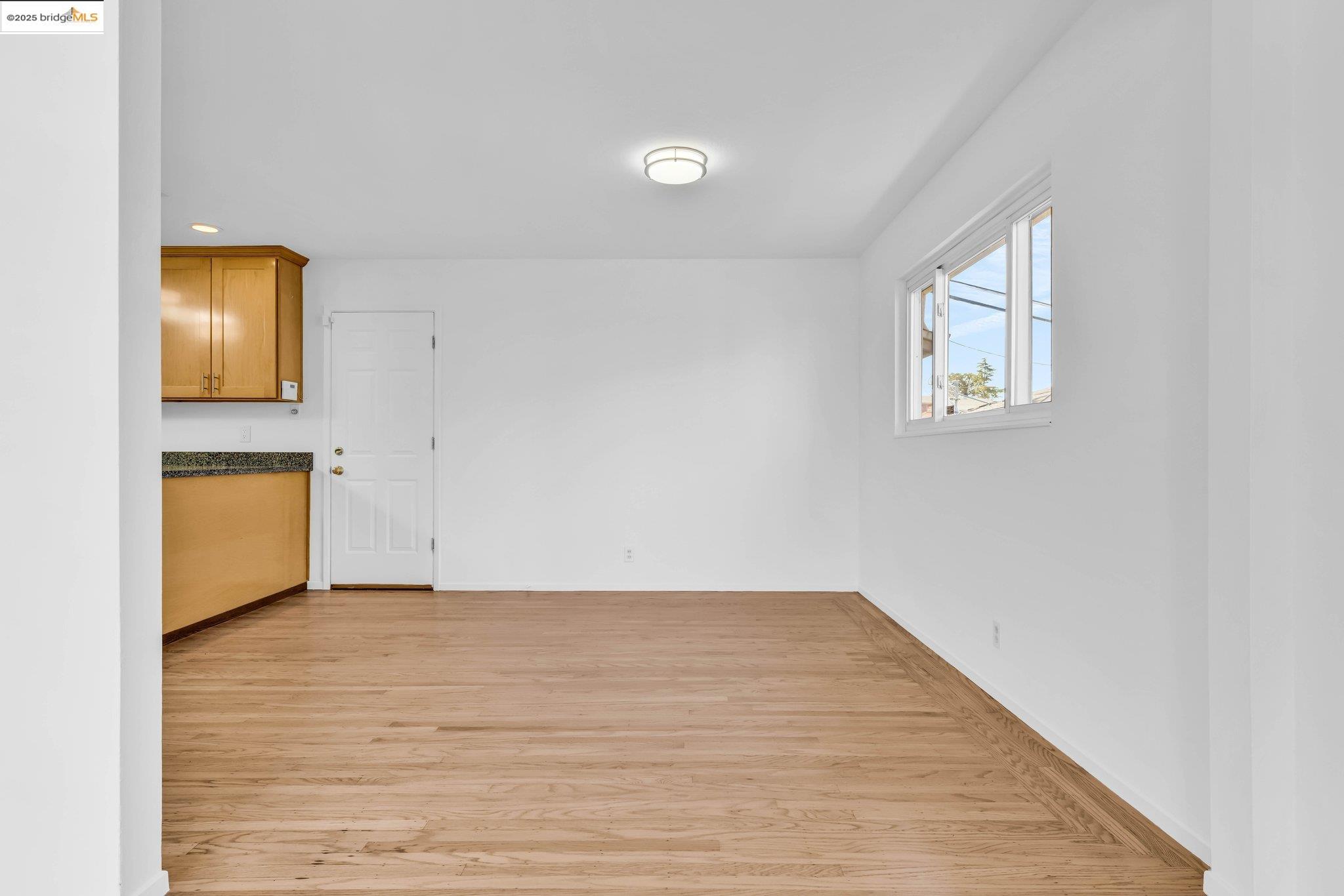Detail Gallery Image 8 of 56 For 3699 Malcolm Ave, Oakland,  CA 94605 - 4 Beds | 2 Baths