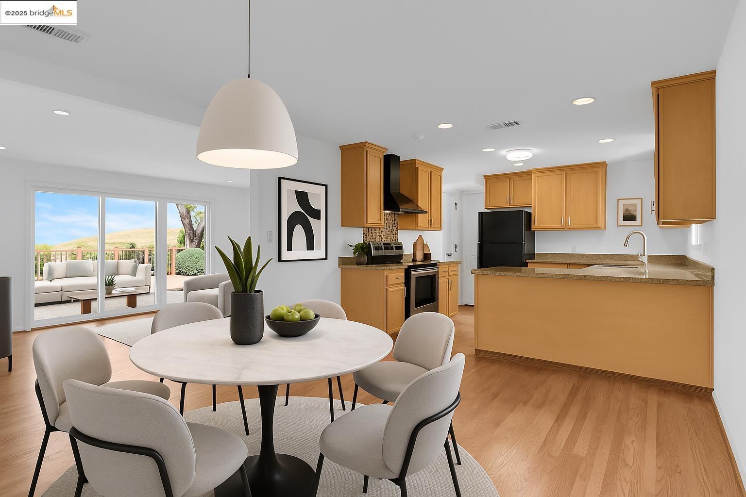 Detail Gallery Image 10 of 56 For 3699 Malcolm Ave, Oakland,  CA 94605 - 4 Beds | 2 Baths