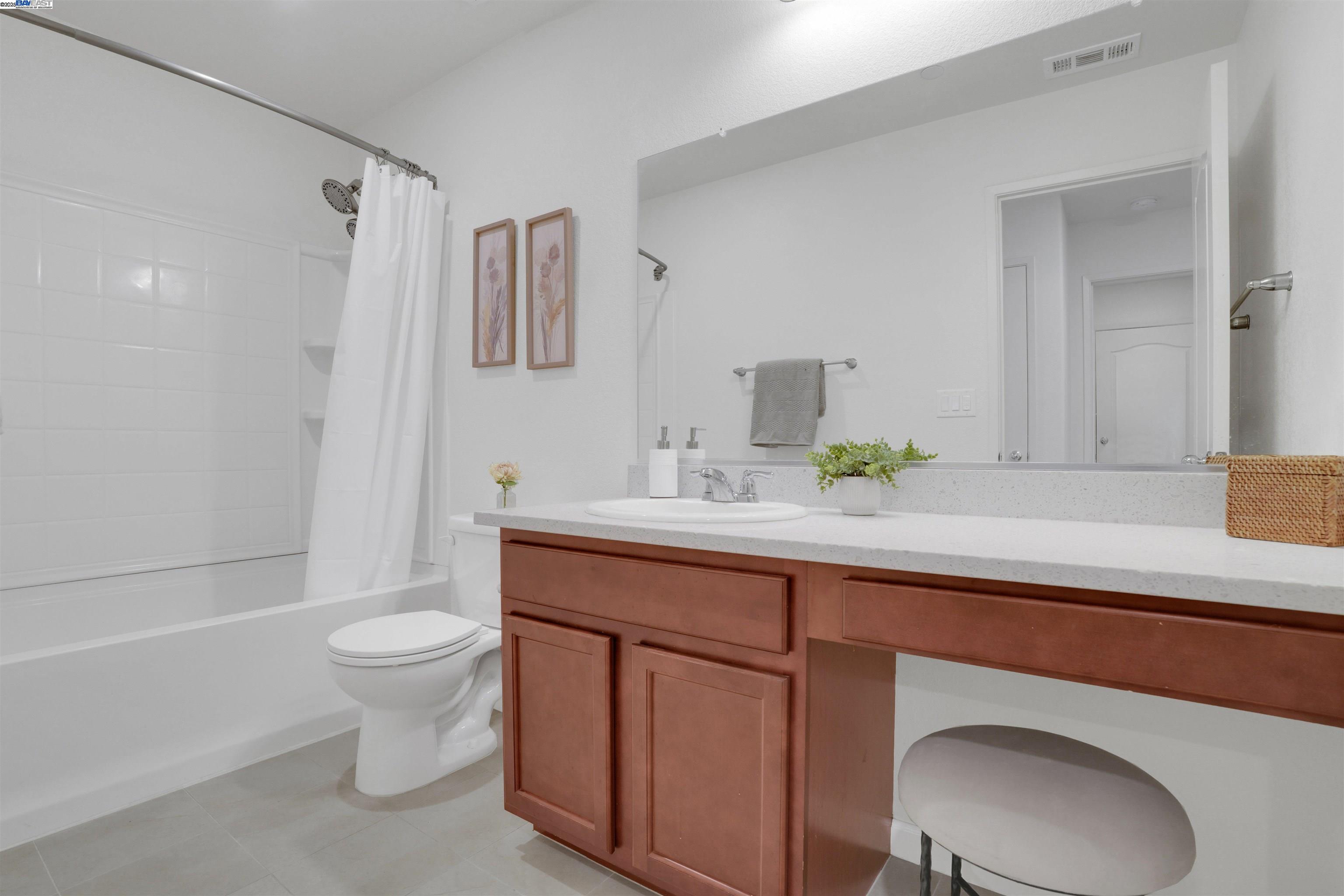 Detail Gallery Image 12 of 29 For 1737 Mighty Oak Drive, Stockton,  CA 95205-9204 - 3 Beds | 2 Baths