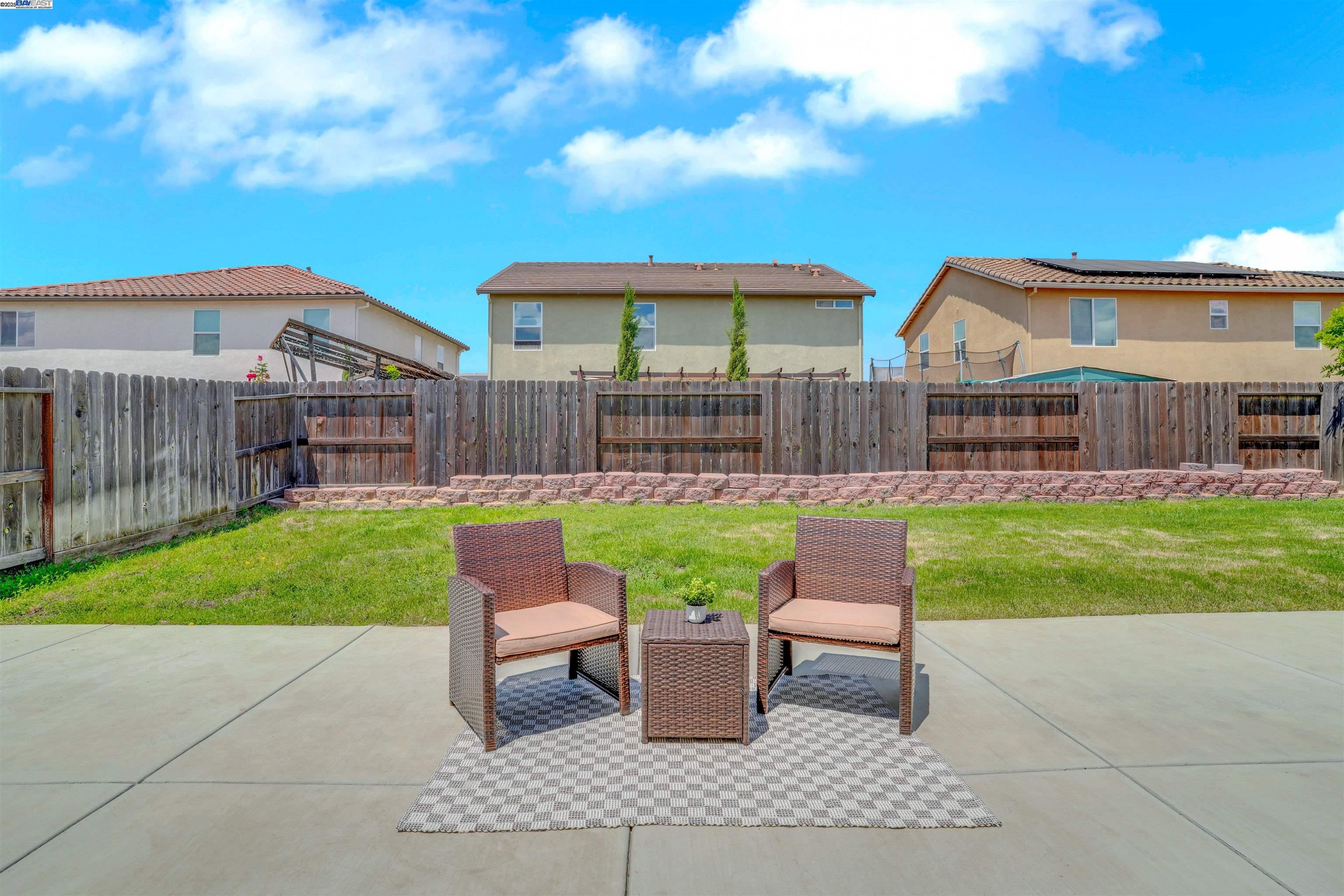 Detail Gallery Image 16 of 29 For 1737 Mighty Oak Drive, Stockton,  CA 95205-9204 - 3 Beds | 2 Baths