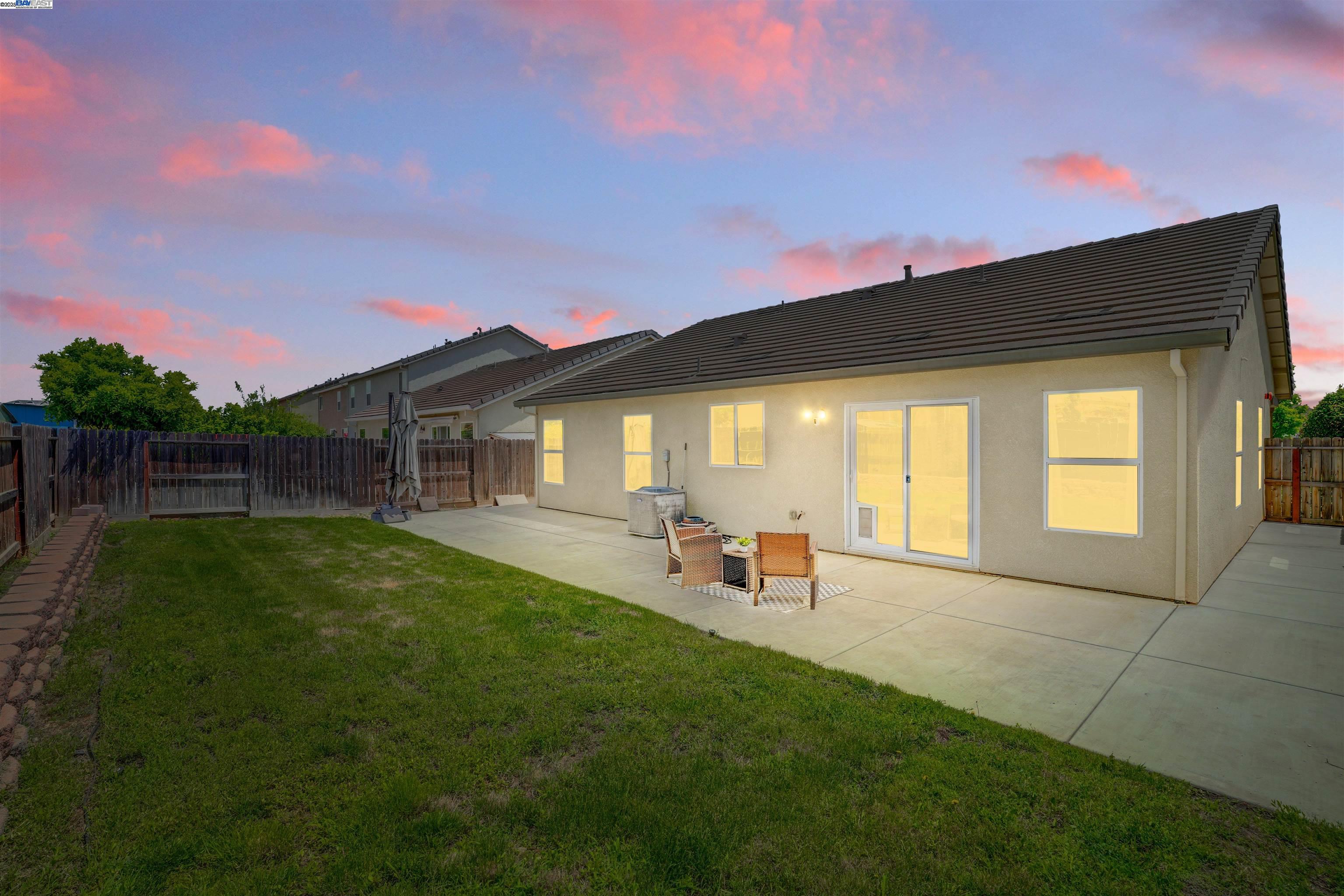 Detail Gallery Image 29 of 29 For 1737 Mighty Oak Drive, Stockton,  CA 95205-9204 - 3 Beds | 2 Baths