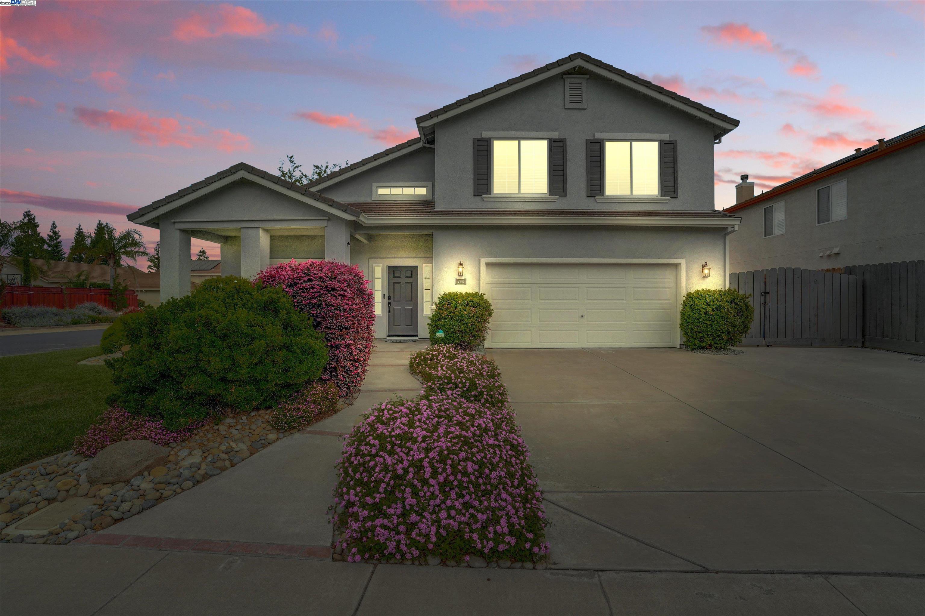 Detail Gallery Image 2 of 43 For 763 Grafton St., Manteca,  CA 95337 - 4 Beds | 2/1 Baths