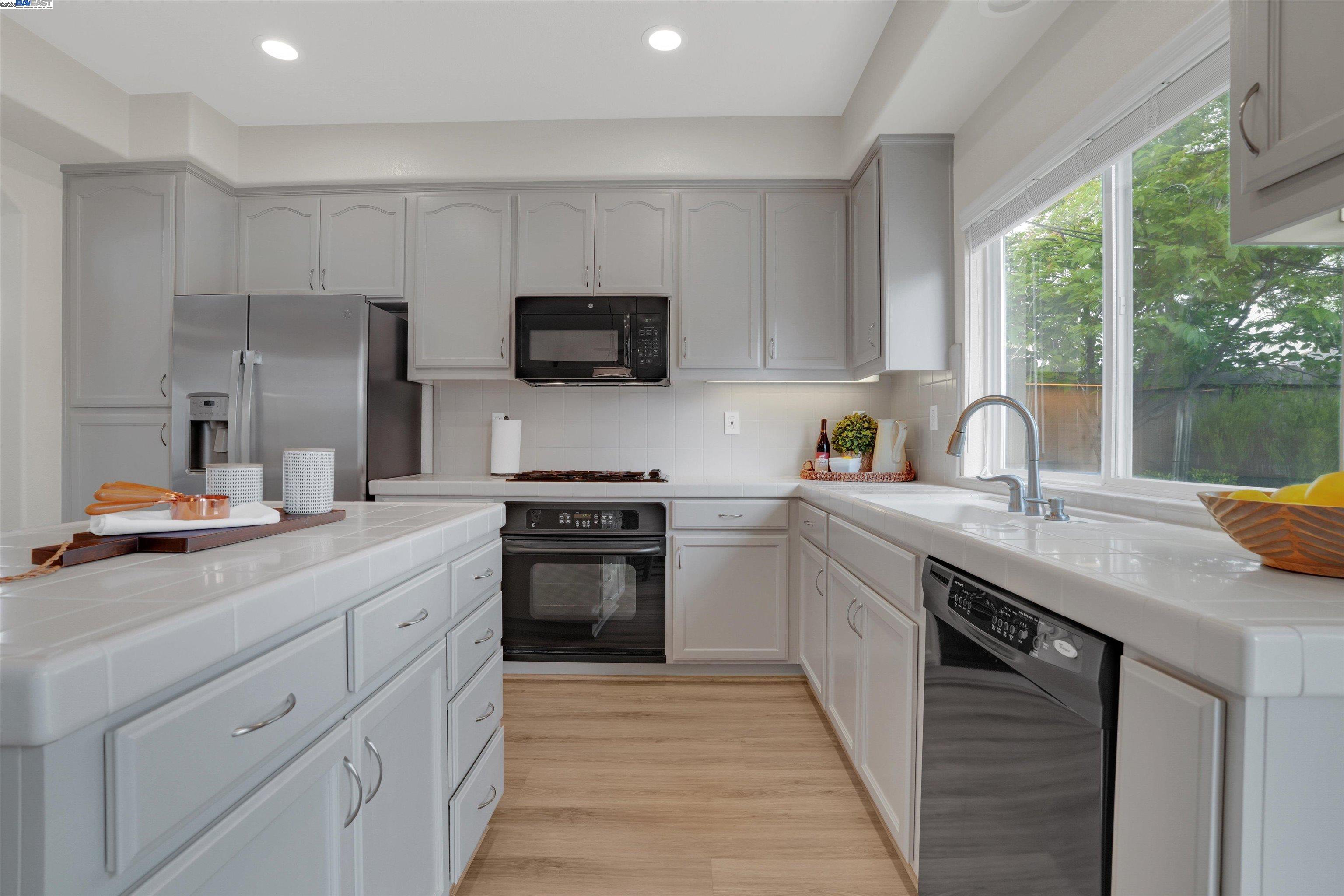 Detail Gallery Image 16 of 43 For 763 Grafton St., Manteca,  CA 95337 - 4 Beds | 2/1 Baths