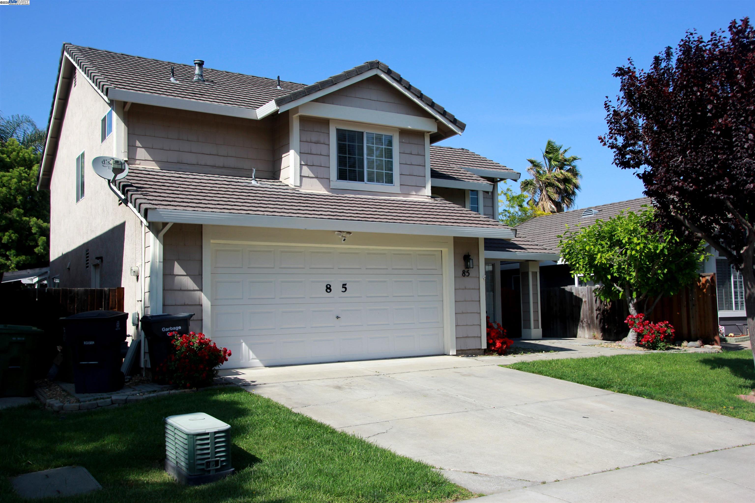Detail Gallery Image 1 of 24 For 85 Phillips Ct, Tracy,  CA 95376-1324 - 3 Beds | 2/1 Baths
