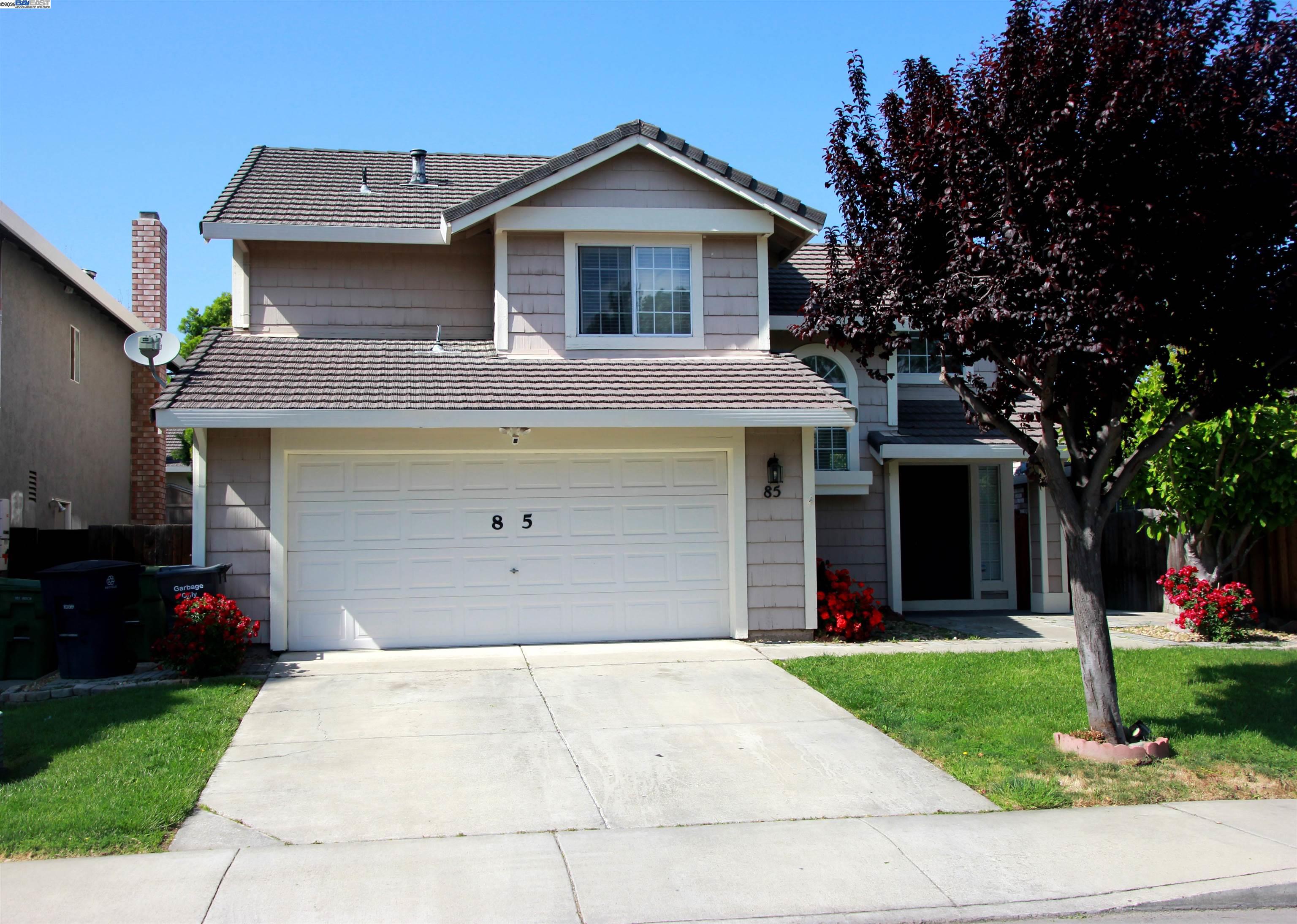 Detail Gallery Image 2 of 24 For 85 Phillips Ct, Tracy,  CA 95376-1324 - 3 Beds | 2/1 Baths