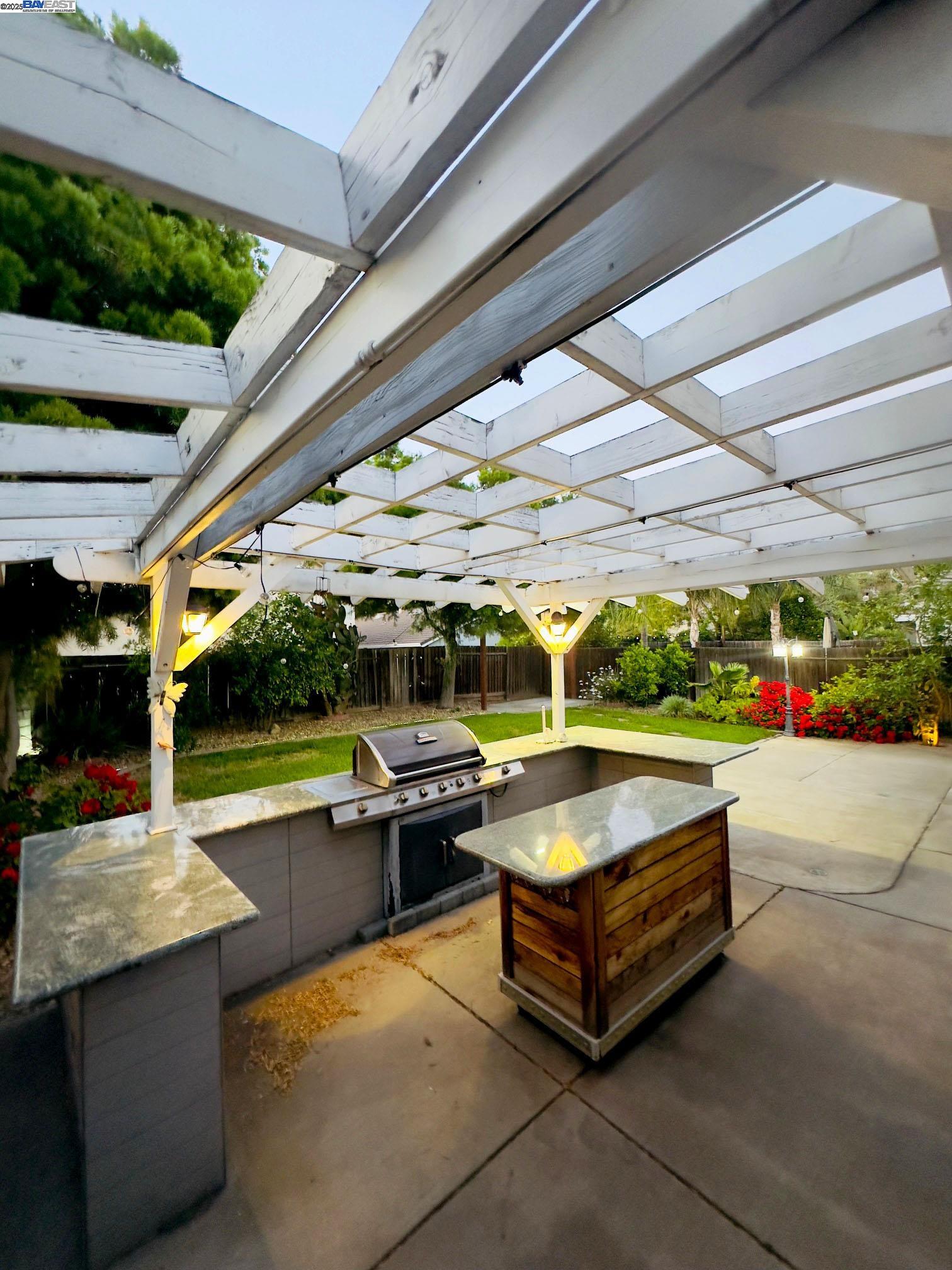 Detail Gallery Image 21 of 24 For 85 Phillips Ct, Tracy,  CA 95376-1324 - 3 Beds | 2/1 Baths