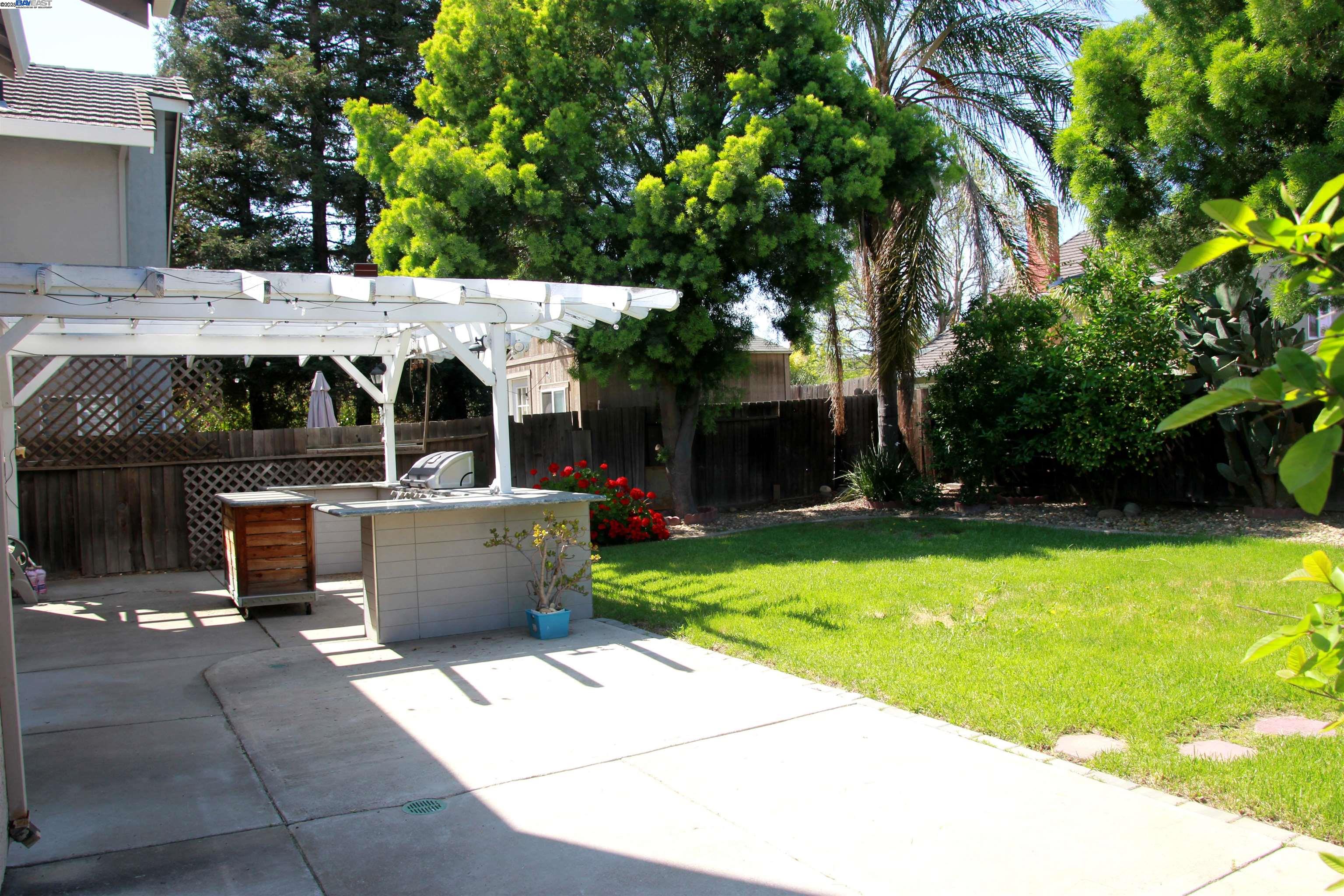Detail Gallery Image 23 of 24 For 85 Phillips Ct, Tracy,  CA 95376-1324 - 3 Beds | 2/1 Baths