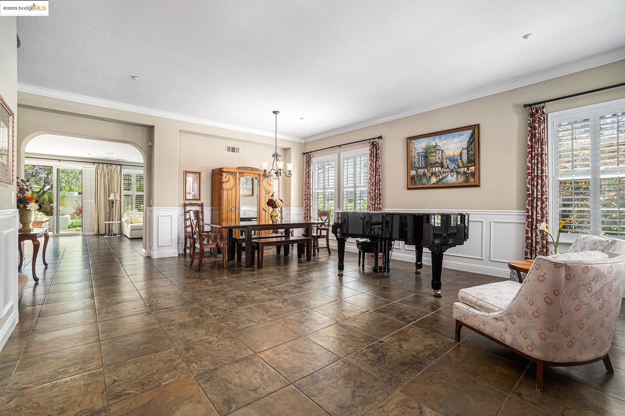 Detail Gallery Image 4 of 60 For 321 Lavender Way, Oakley,  CA 94561 - 5 Beds | 3/1 Baths