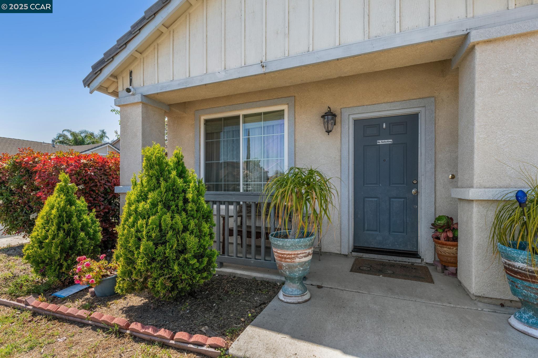 Detail Gallery Image 2 of 34 For 405 Rich Spring Dr, Pittsburg,  CA 94565 - 4 Beds | 2 Baths