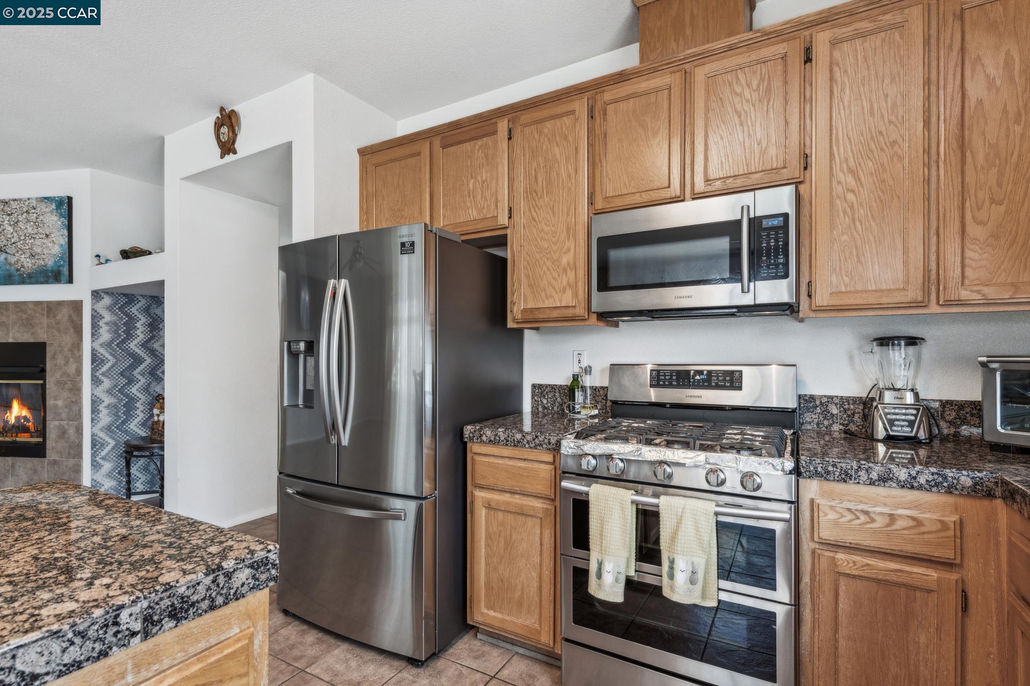 Detail Gallery Image 11 of 34 For 405 Rich Spring Dr, Pittsburg,  CA 94565 - 4 Beds | 2 Baths