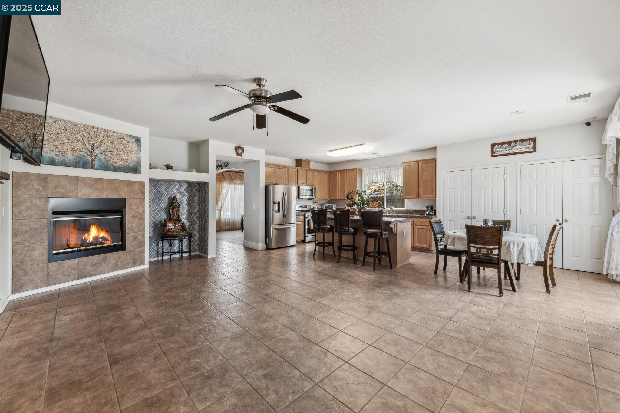Detail Gallery Image 15 of 34 For 405 Rich Spring Dr, Pittsburg,  CA 94565 - 4 Beds | 2 Baths