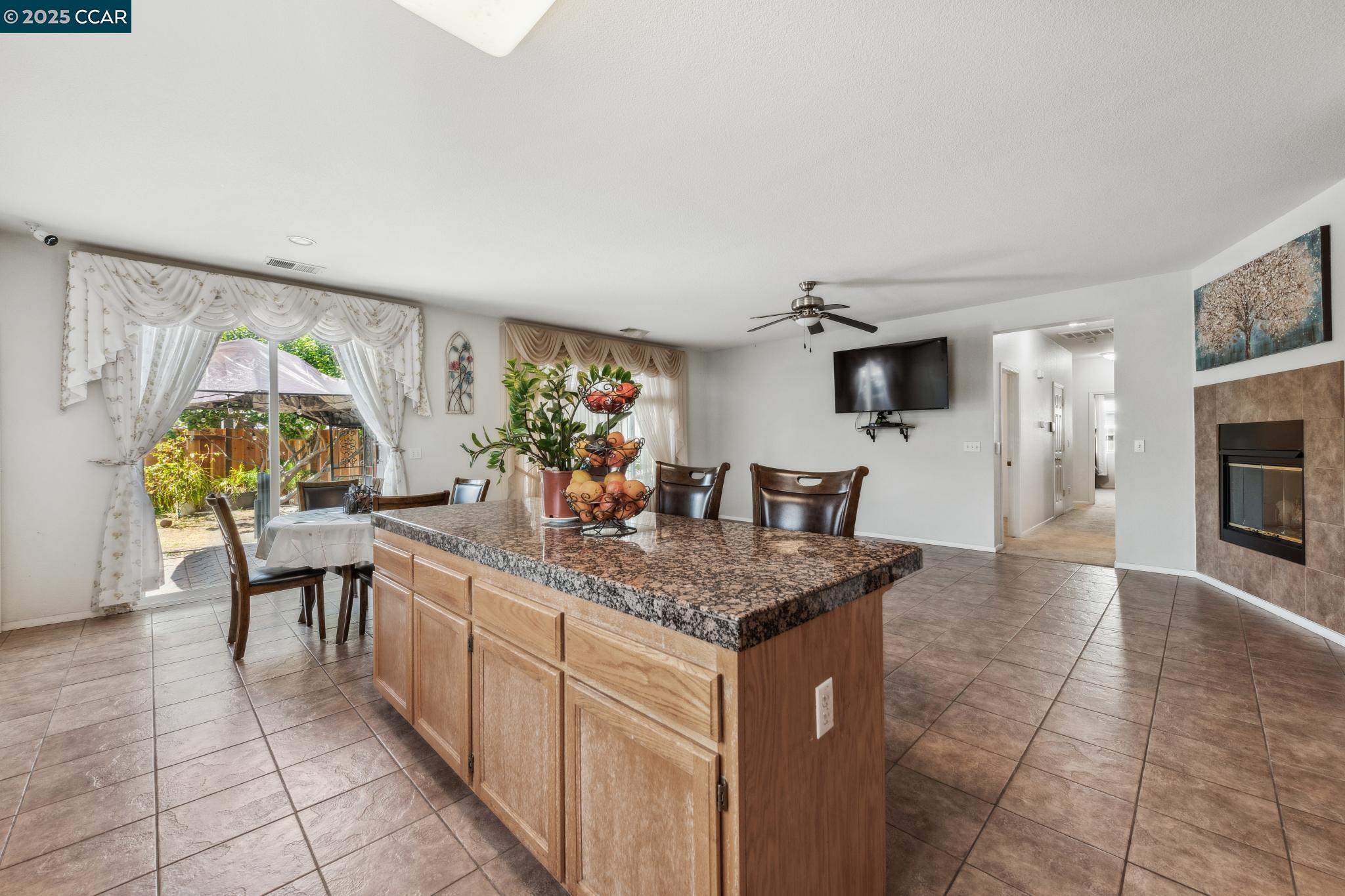 Detail Gallery Image 18 of 34 For 405 Rich Spring Dr, Pittsburg,  CA 94565 - 4 Beds | 2 Baths