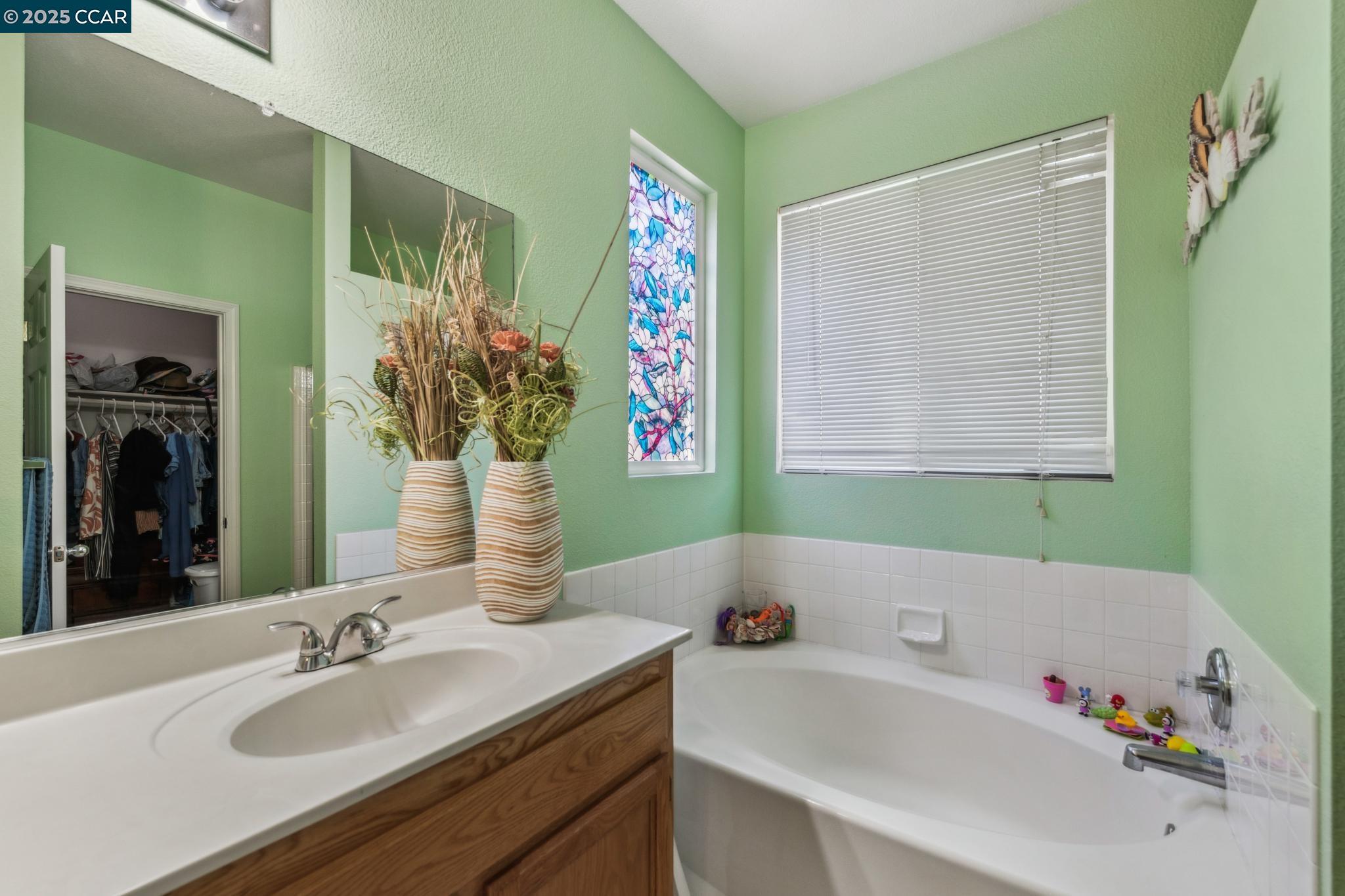 Detail Gallery Image 26 of 34 For 405 Rich Spring Dr, Pittsburg,  CA 94565 - 4 Beds | 2 Baths
