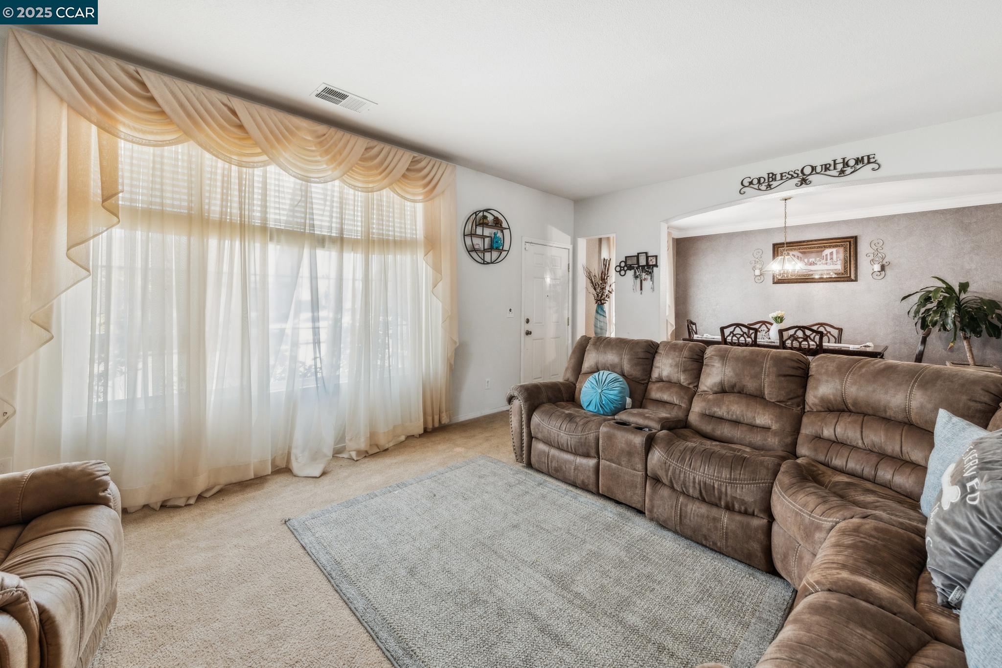 Detail Gallery Image 7 of 34 For 405 Rich Spring Dr, Pittsburg,  CA 94565 - 4 Beds | 2 Baths