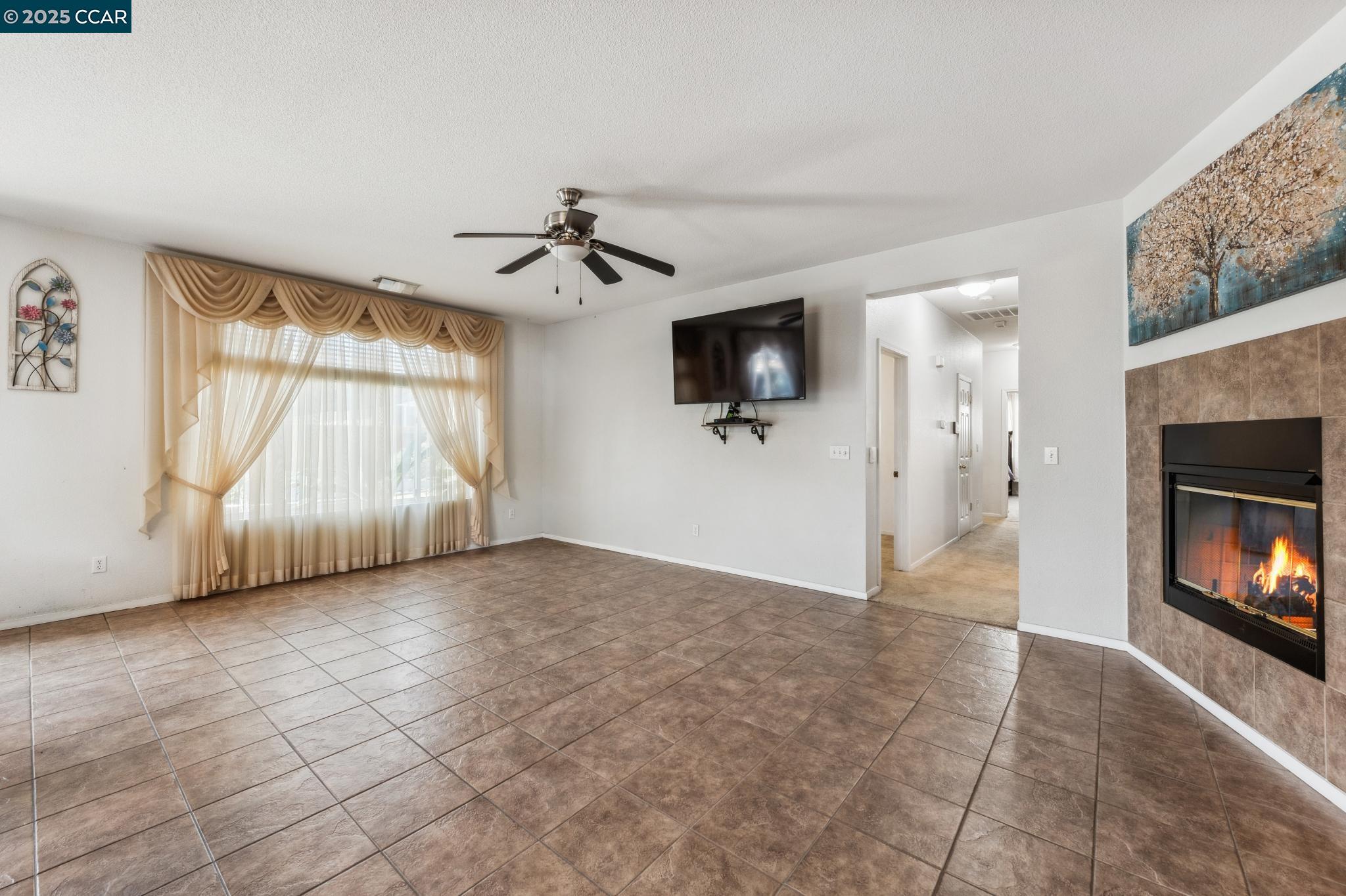 Detail Gallery Image 8 of 34 For 405 Rich Spring Dr, Pittsburg,  CA 94565 - 4 Beds | 2 Baths