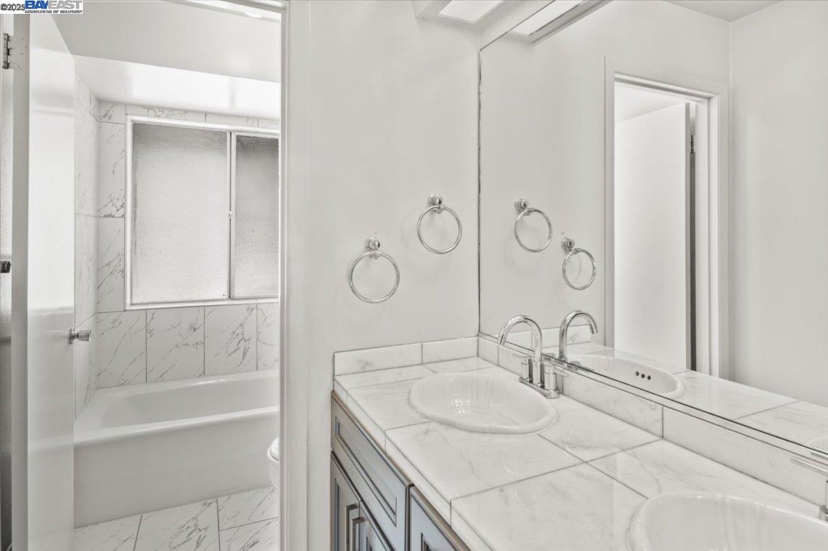 Detail Gallery Image 14 of 27 For 196 Crest Ave, Alamo,  CA 94507 - 5 Beds | 4 Baths