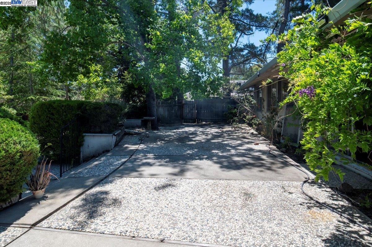 Detail Gallery Image 21 of 27 For 196 Crest Ave, Alamo,  CA 94507 - 5 Beds | 4 Baths