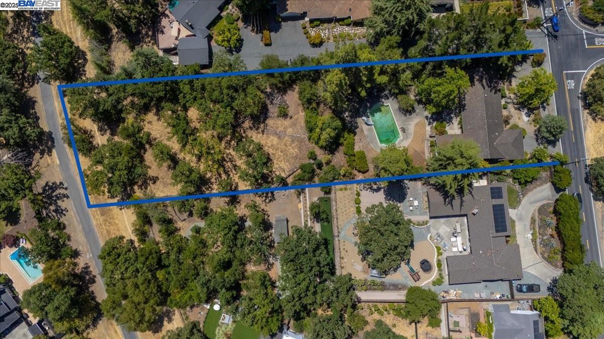Detail Gallery Image 23 of 27 For 196 Crest Ave, Alamo,  CA 94507 - 5 Beds | 4 Baths
