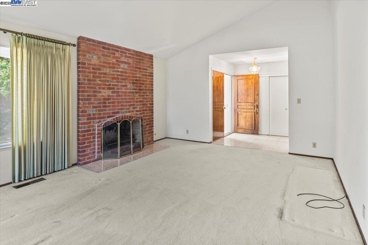 Detail Gallery Image 6 of 27 For 196 Crest Ave, Alamo,  CA 94507 - 5 Beds | 4 Baths