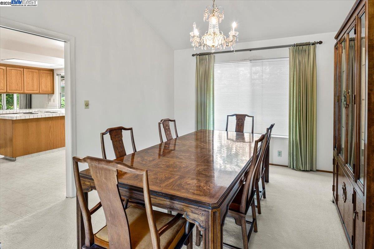 Detail Gallery Image 7 of 27 For 196 Crest Ave, Alamo,  CA 94507 - 5 Beds | 4 Baths