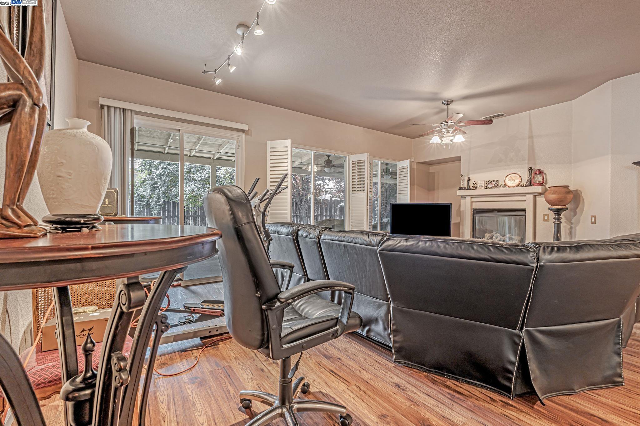 Detail Gallery Image 12 of 32 For 1254 Esplanade Dr, Merced,  CA 95348 - 4 Beds | 2 Baths