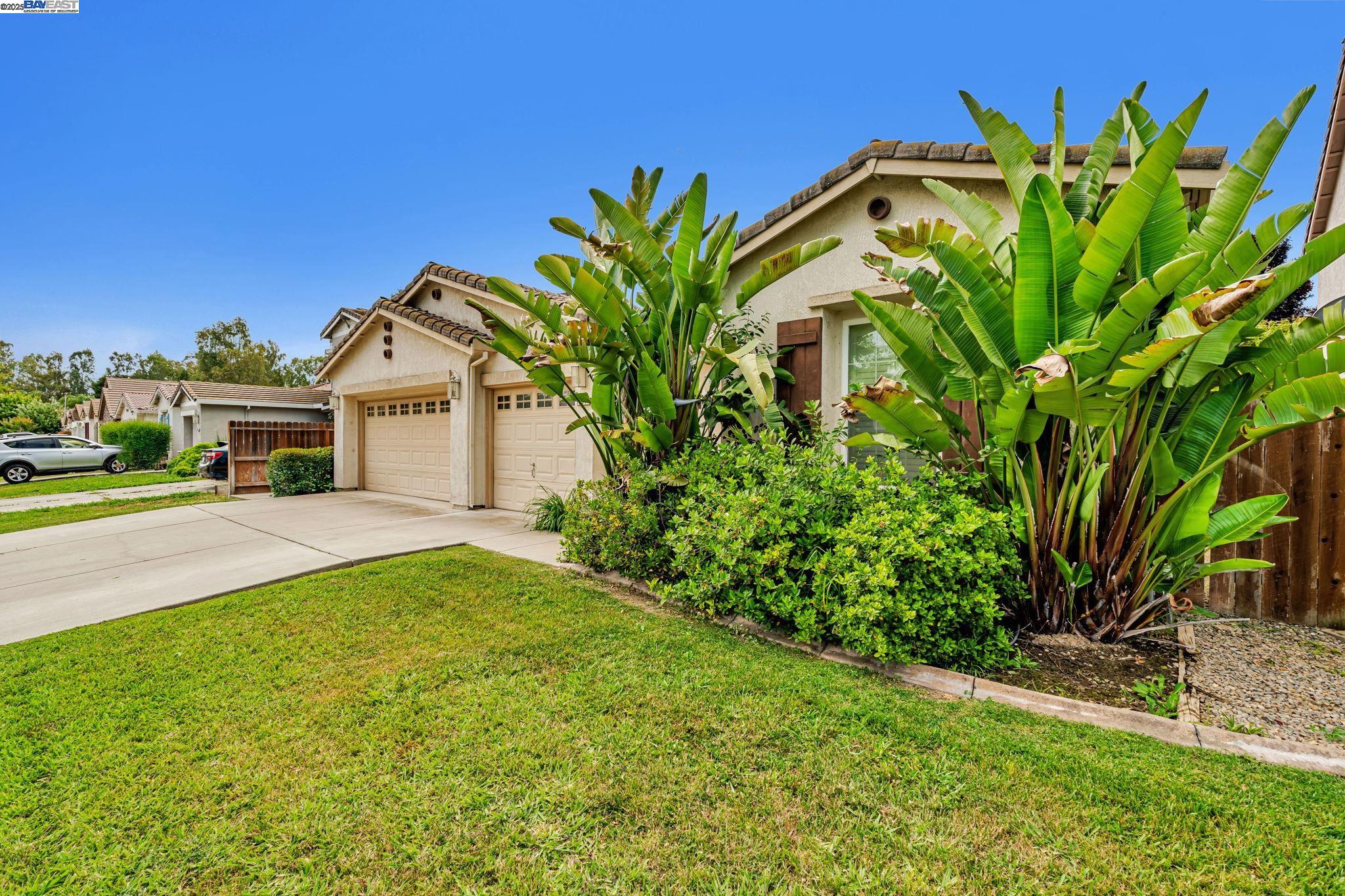 Detail Gallery Image 3 of 32 For 1254 Esplanade Dr, Merced,  CA 95348 - 4 Beds | 2 Baths
