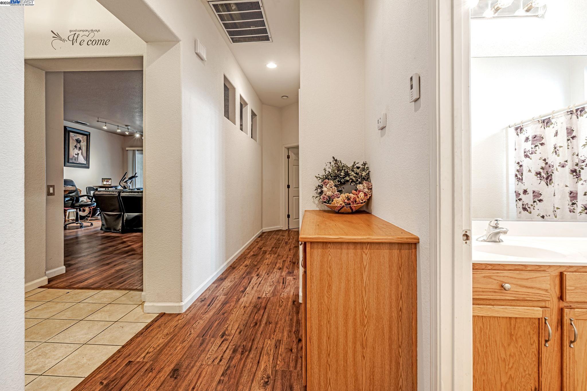 Detail Gallery Image 5 of 32 For 1254 Esplanade Dr, Merced,  CA 95348 - 4 Beds | 2 Baths