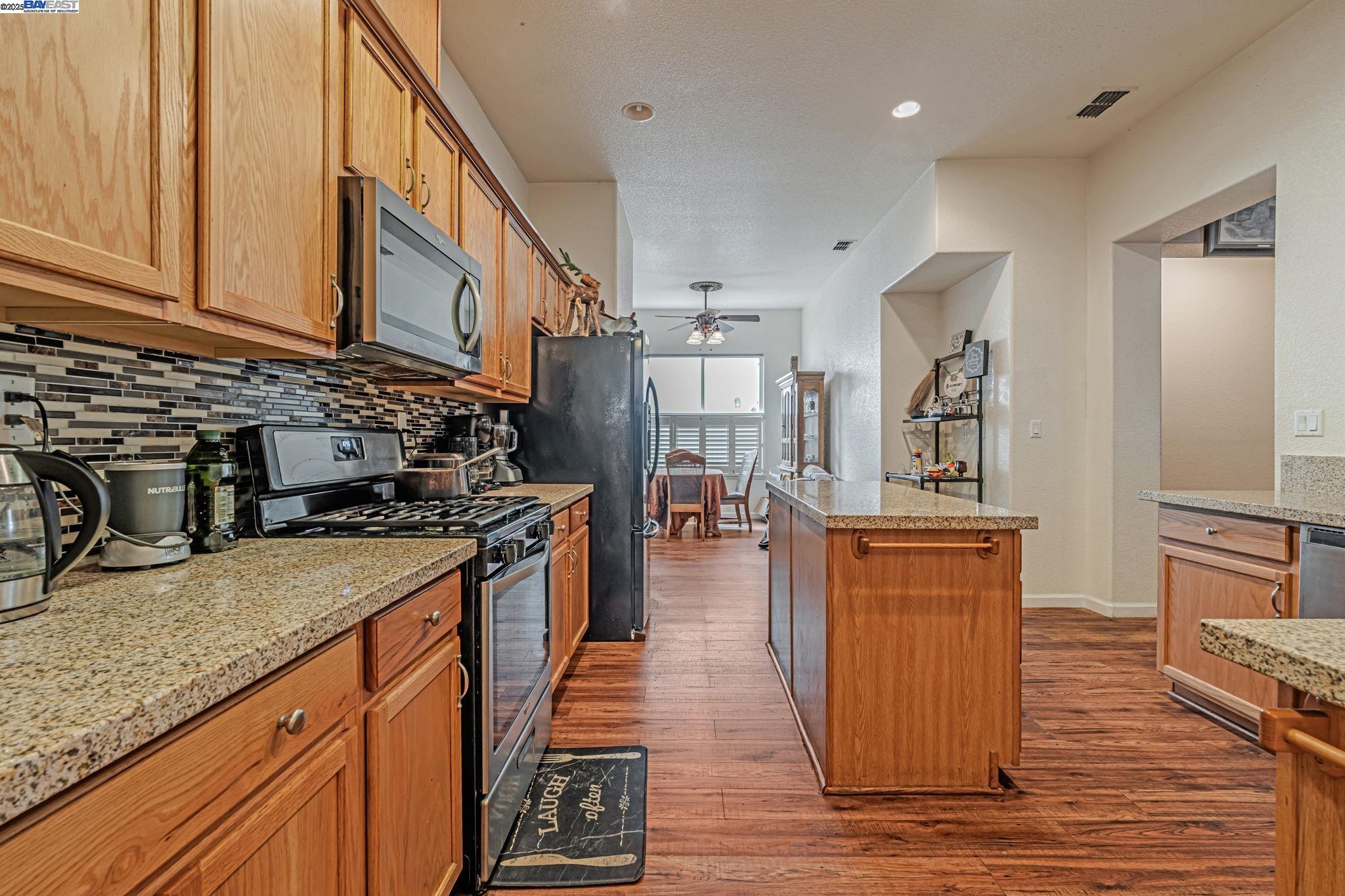 Detail Gallery Image 7 of 32 For 1254 Esplanade Dr, Merced,  CA 95348 - 4 Beds | 2 Baths