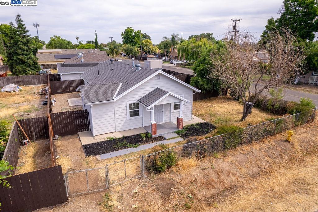 Detail Gallery Image 3 of 55 For 4733 E Washington St, Stockton,  CA 95215 - 5 Beds | 4 Baths