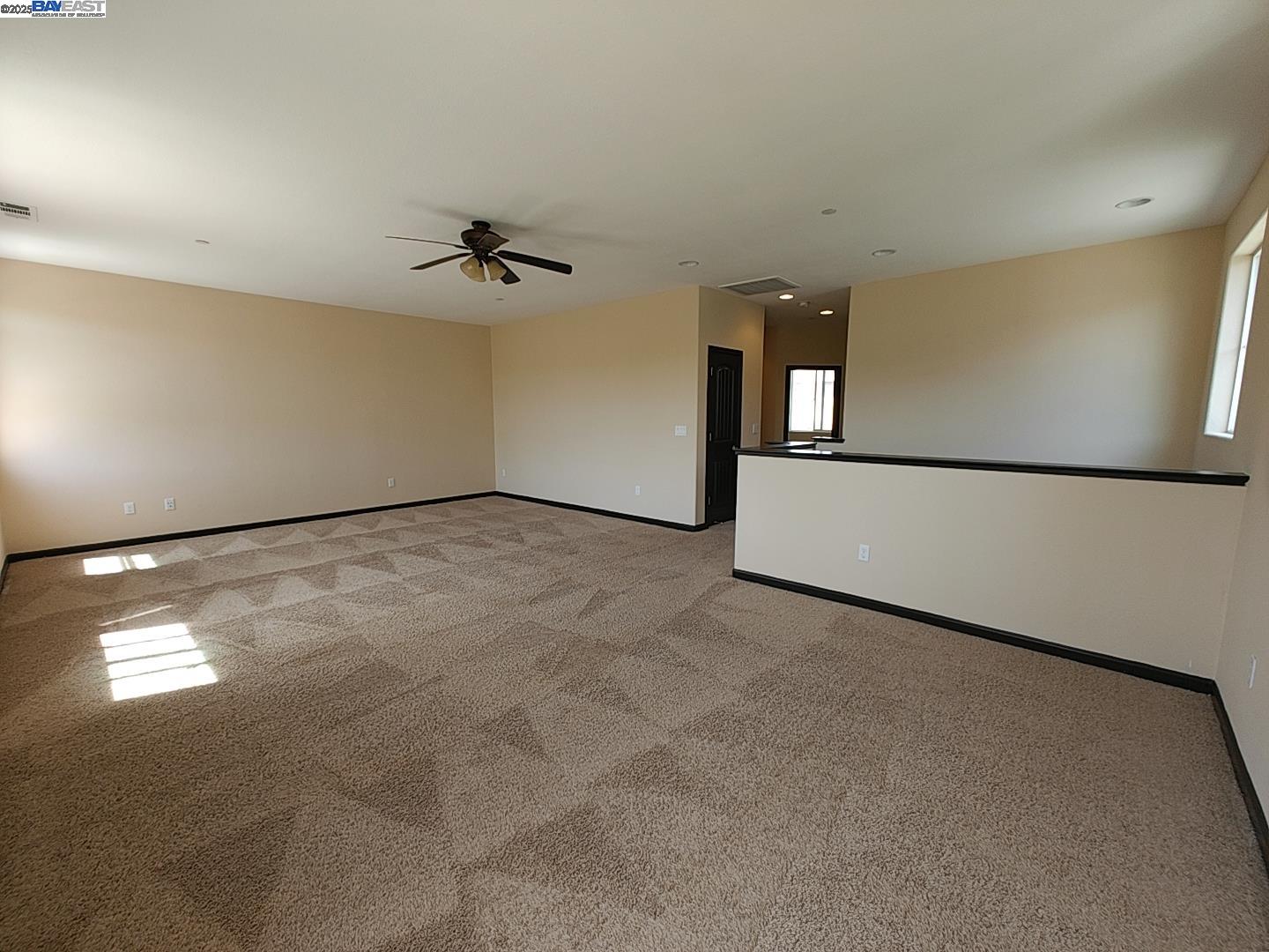 Detail Gallery Image 17 of 36 For 7283 Abbey Dr, Vallejo,  CA 94591 - 4 Beds | 3/1 Baths