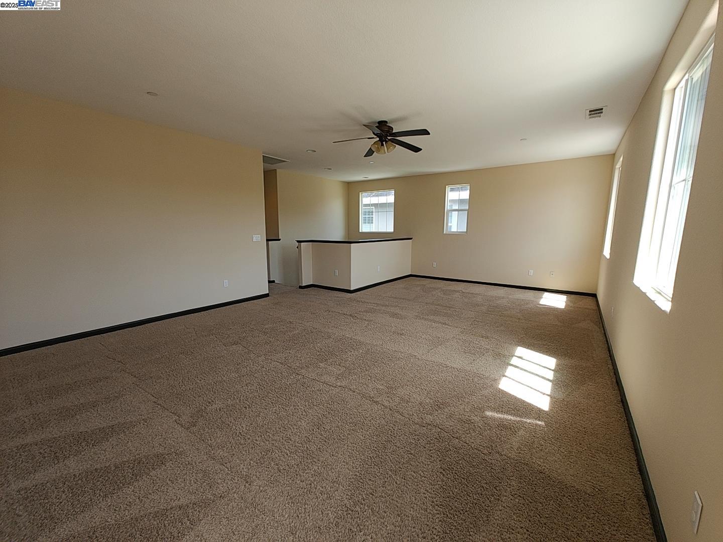 Detail Gallery Image 18 of 36 For 7283 Abbey Dr, Vallejo,  CA 94591 - 4 Beds | 3/1 Baths