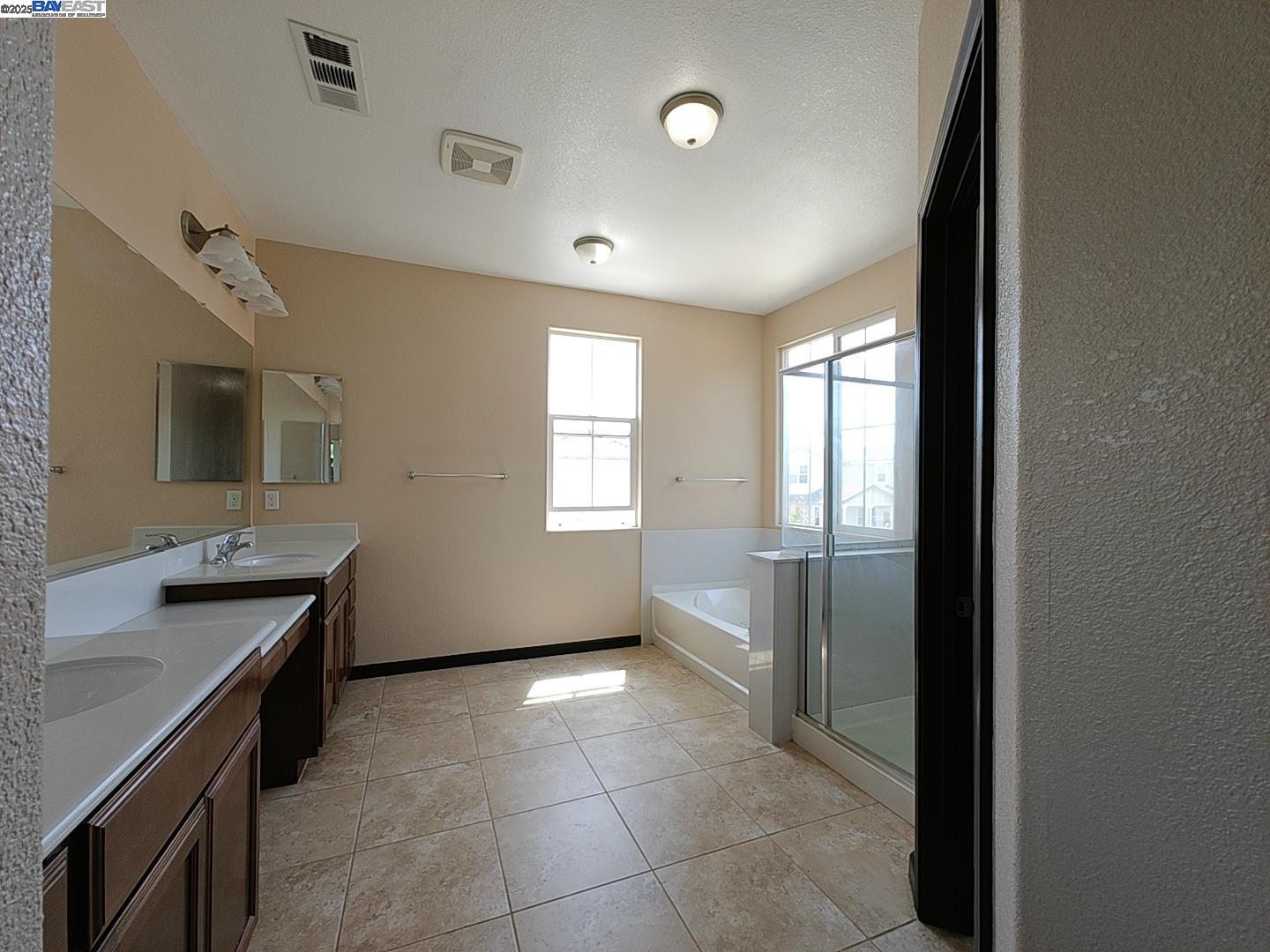 Detail Gallery Image 29 of 36 For 7283 Abbey Dr, Vallejo,  CA 94591 - 4 Beds | 3/1 Baths
