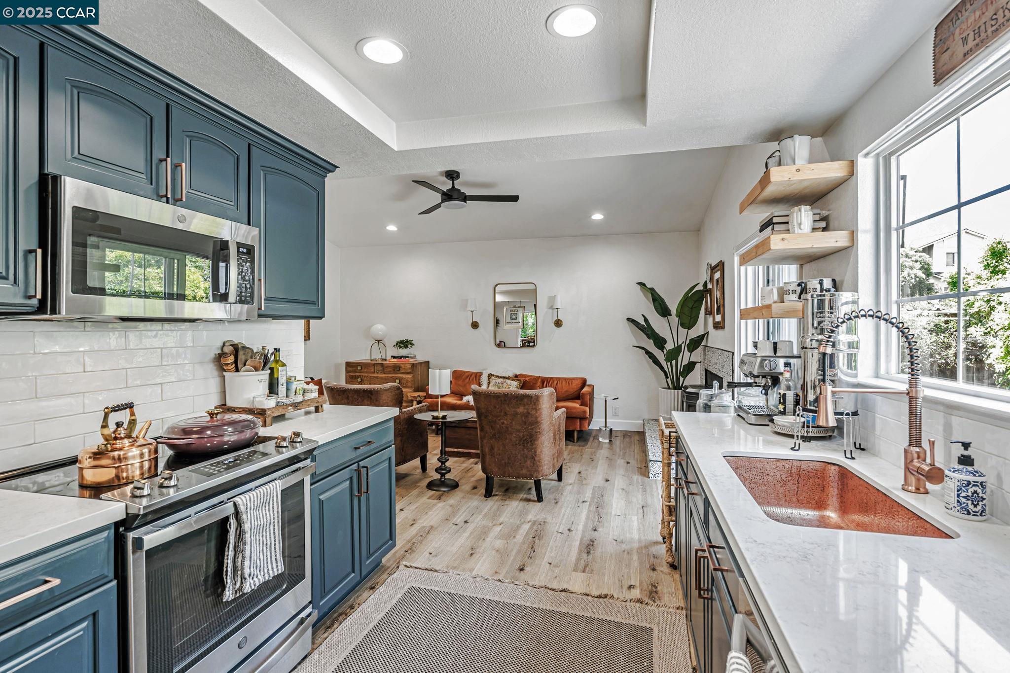 Detail Gallery Image 10 of 36 For 2259 Redwood Rd, Hercules,  CA 94547 - 4 Beds | 2 Baths