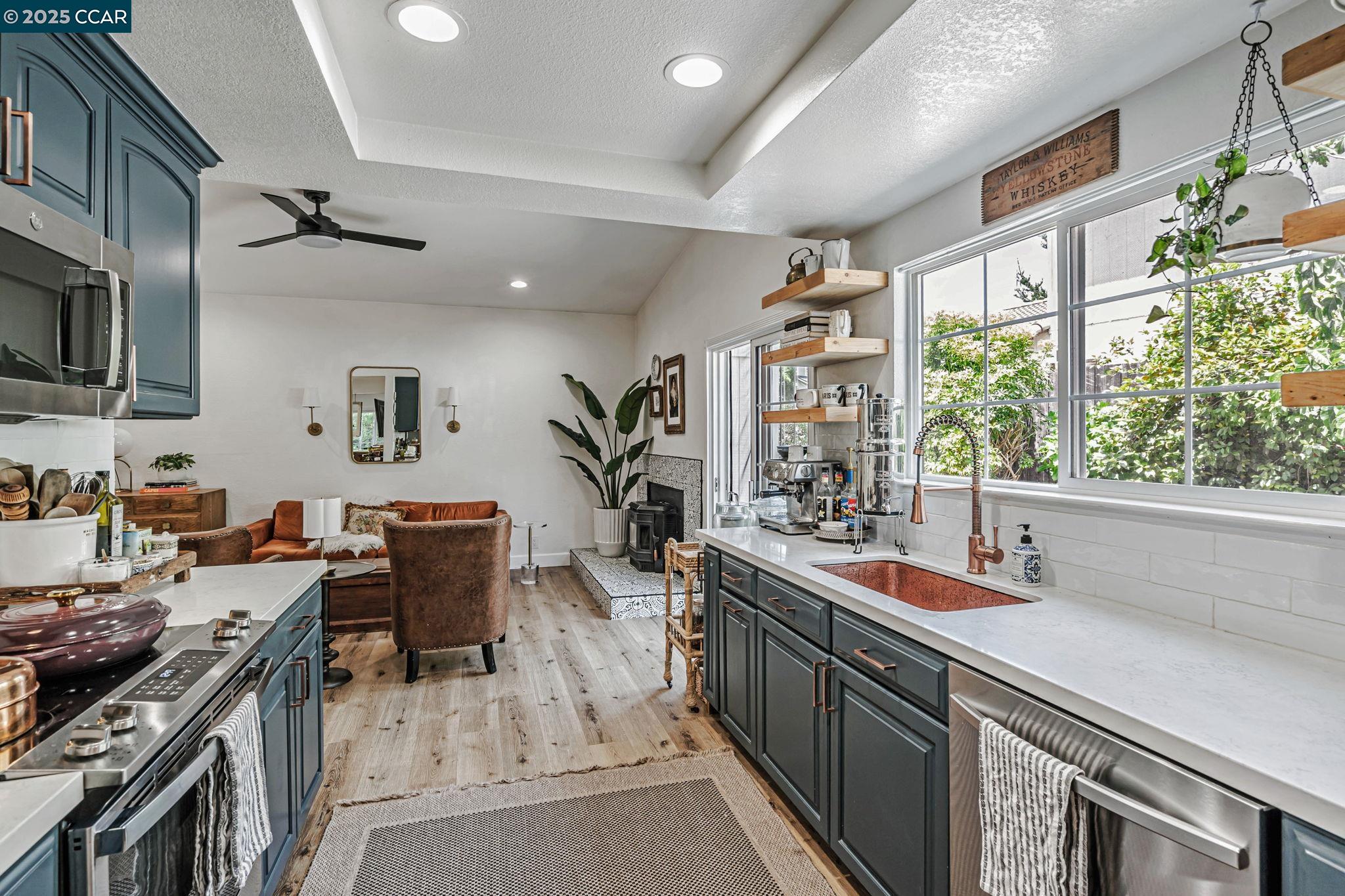 Detail Gallery Image 11 of 36 For 2259 Redwood Rd, Hercules,  CA 94547 - 4 Beds | 2 Baths