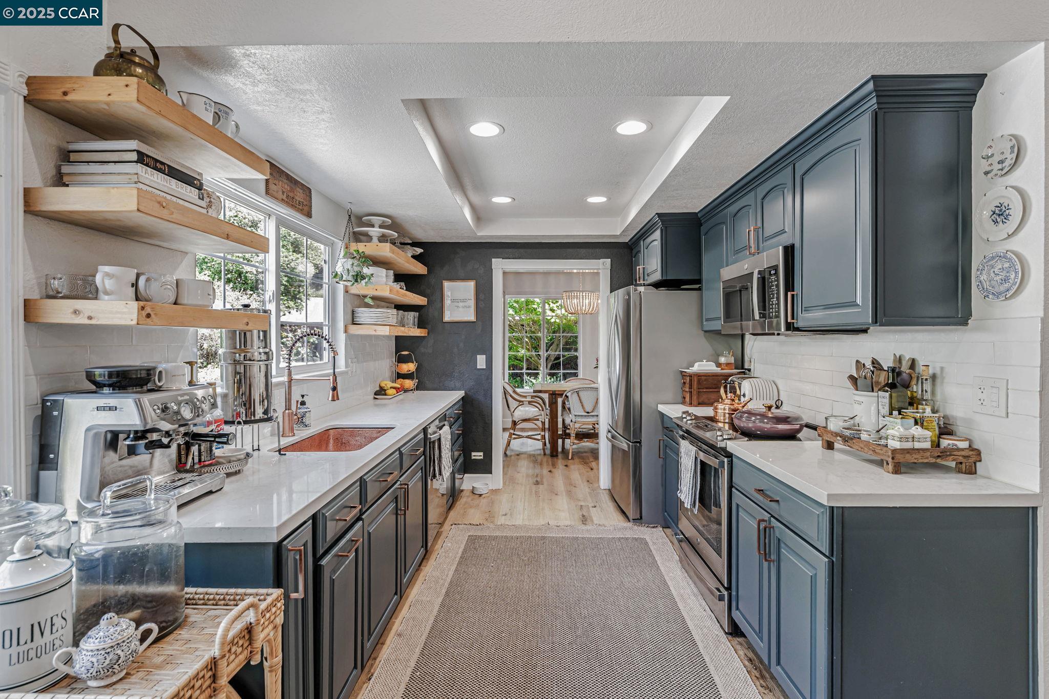 Detail Gallery Image 12 of 36 For 2259 Redwood Rd, Hercules,  CA 94547 - 4 Beds | 2 Baths