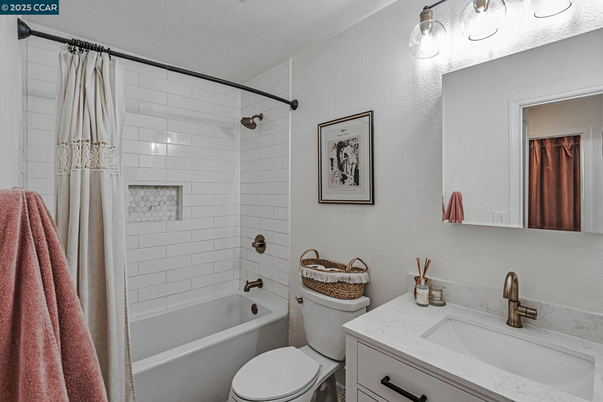 Detail Gallery Image 24 of 36 For 2259 Redwood Rd, Hercules,  CA 94547 - 4 Beds | 2 Baths