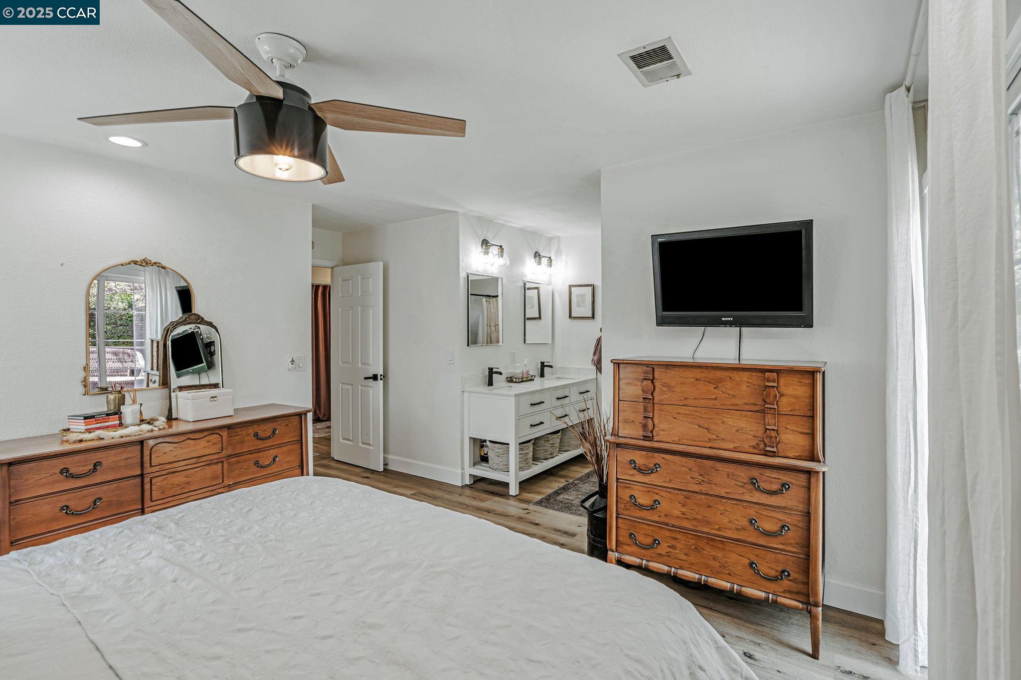Detail Gallery Image 27 of 36 For 2259 Redwood Rd, Hercules,  CA 94547 - 4 Beds | 2 Baths